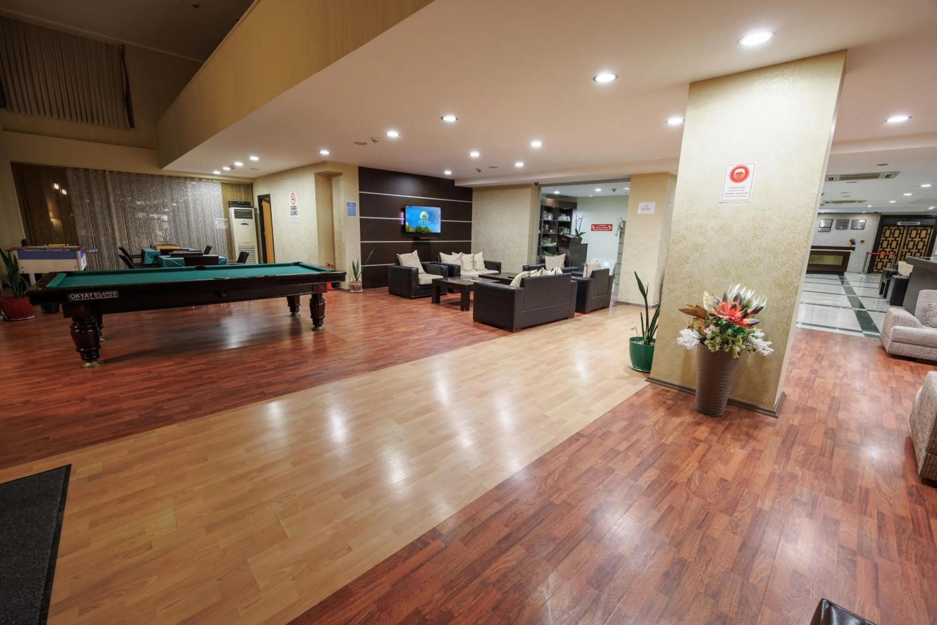 Communal lounge/ TV room in selin otel spa belek