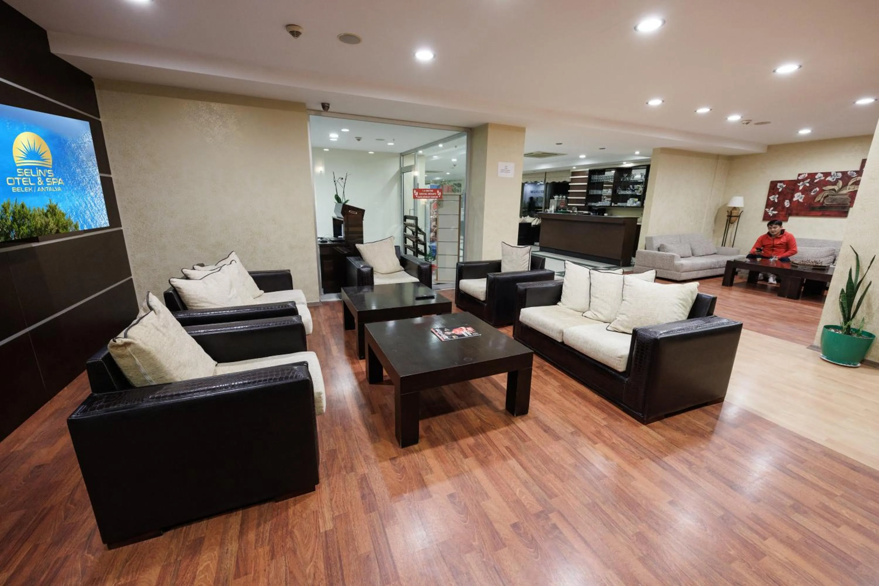 Communal lounge/ TV room in selin otel spa belek