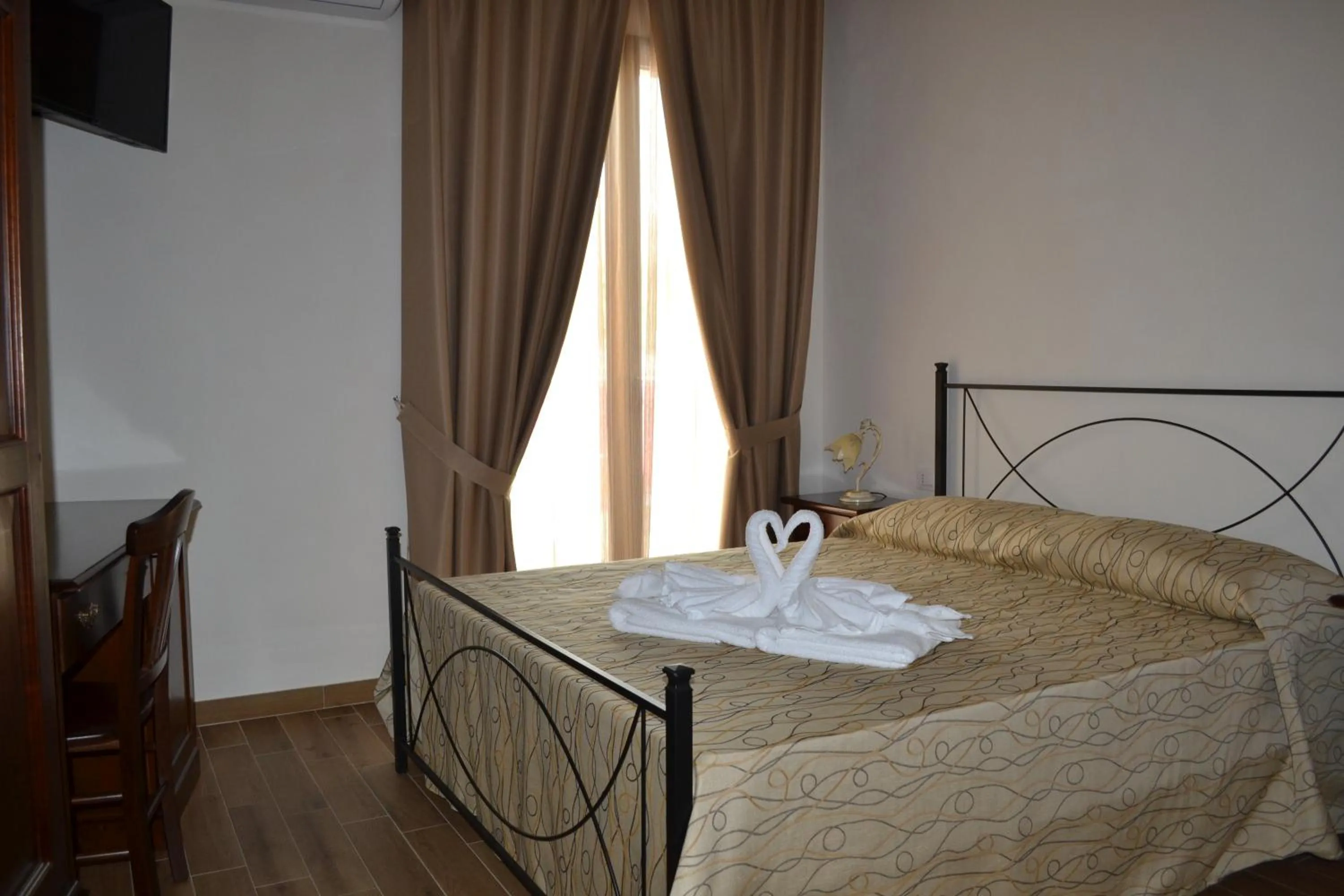 Photo of the whole room, Bed in B&B Castiglione