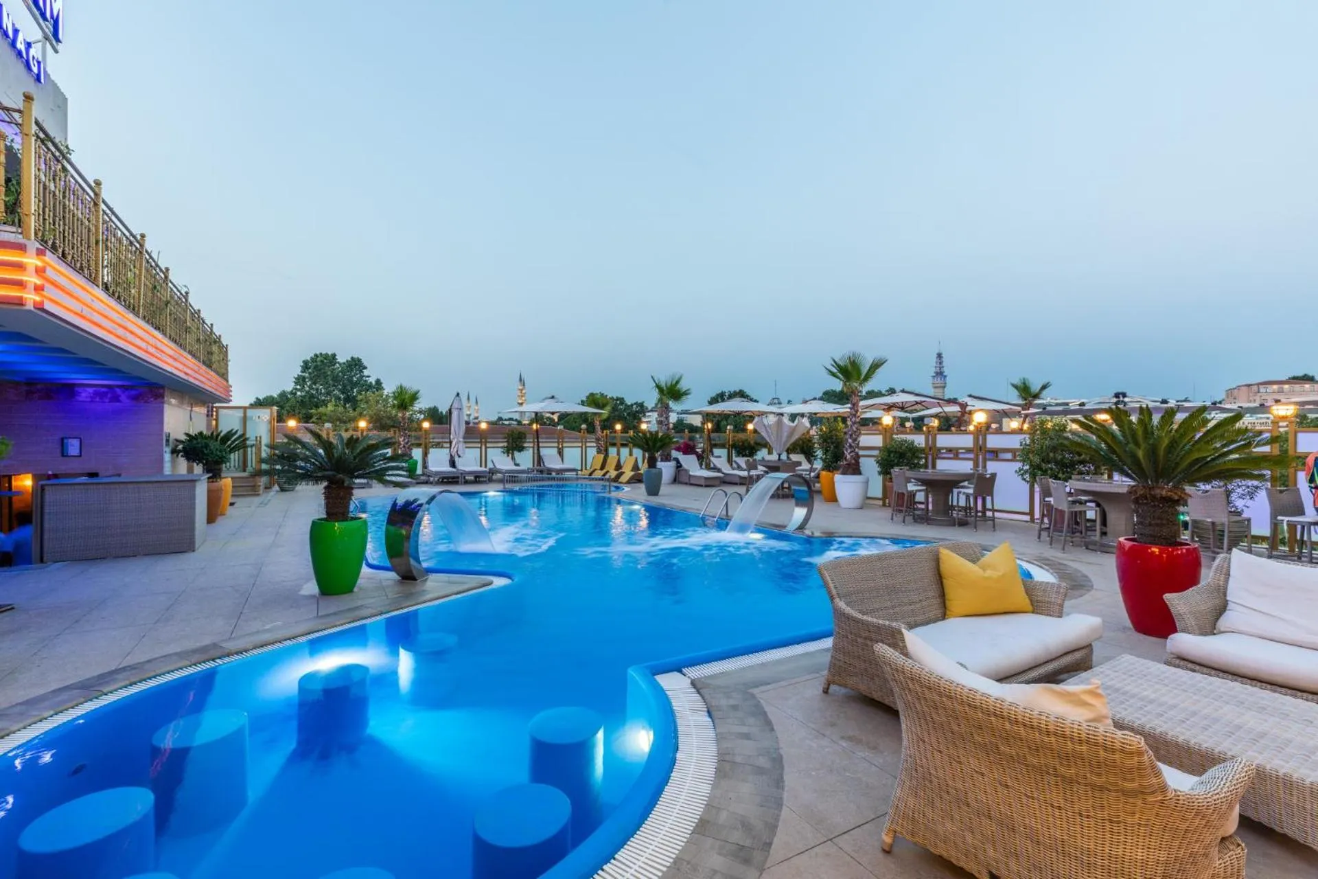 Communal lounge/ TV room in Wyndham Istanbul Old City