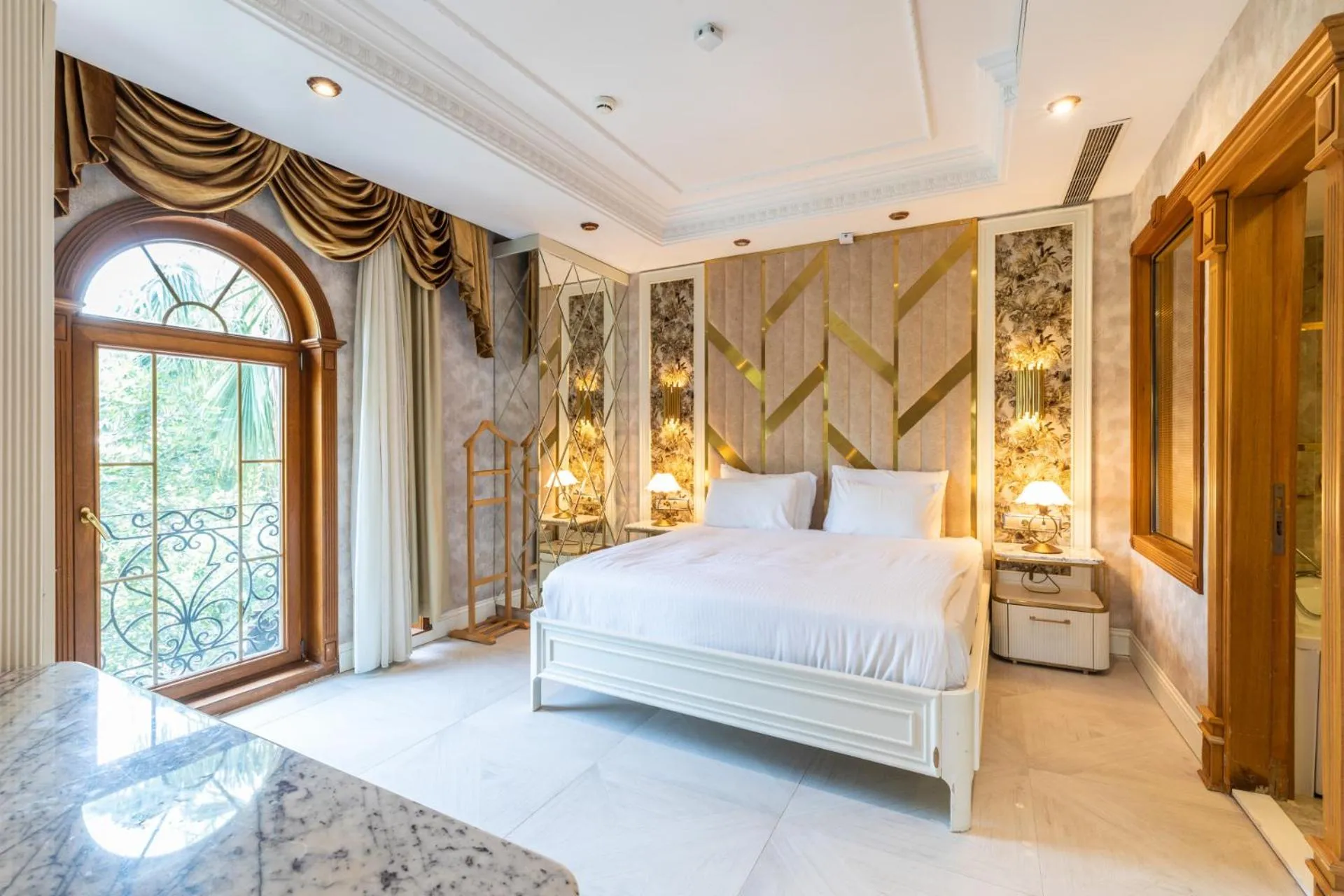 Bed in Wyndham Istanbul Old City