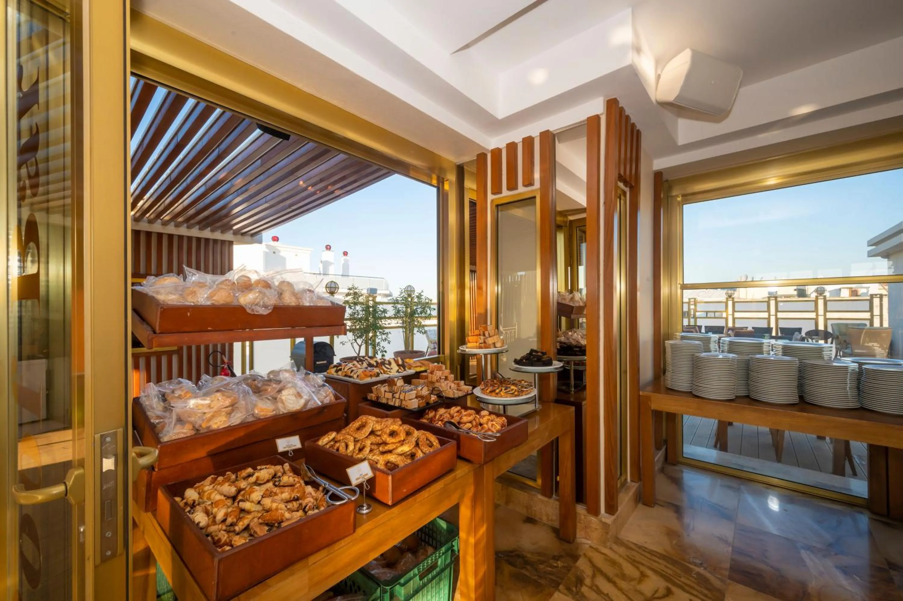 Restaurant/places to eat in Wyndham Istanbul Old City