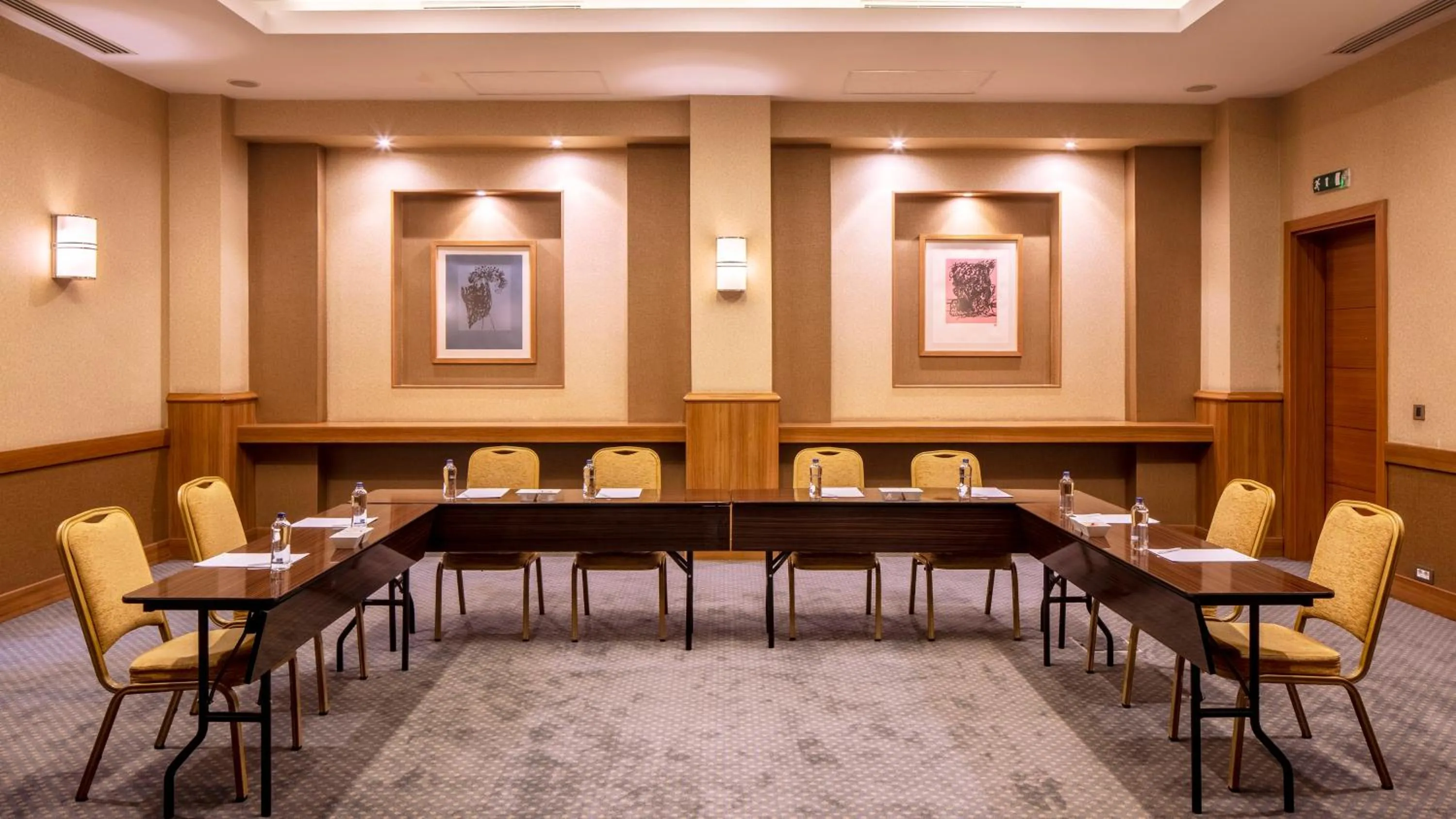 Meeting/conference room in Holiday Inn Sisli by IHG