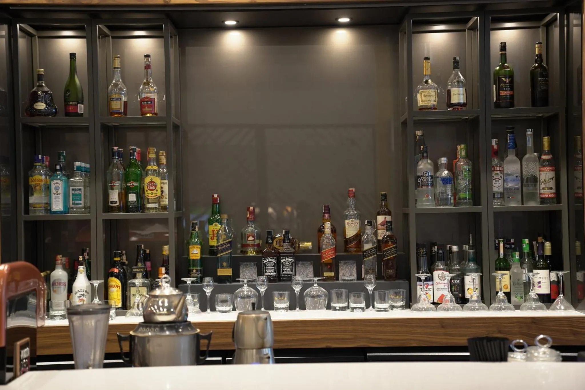 Lounge or bar in Holiday Inn Sisli by IHG