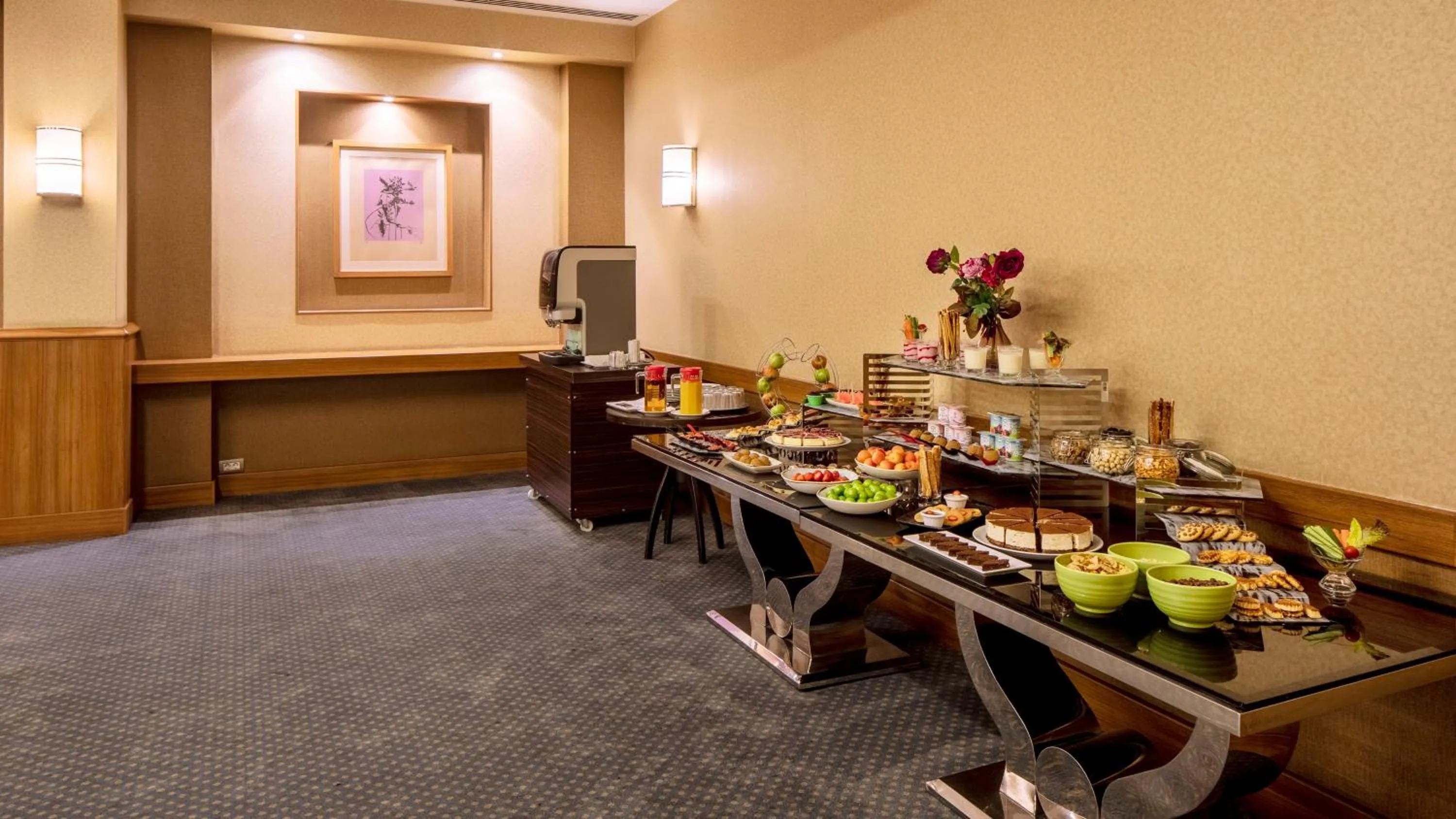 Meeting/conference room in Holiday Inn Sisli by IHG