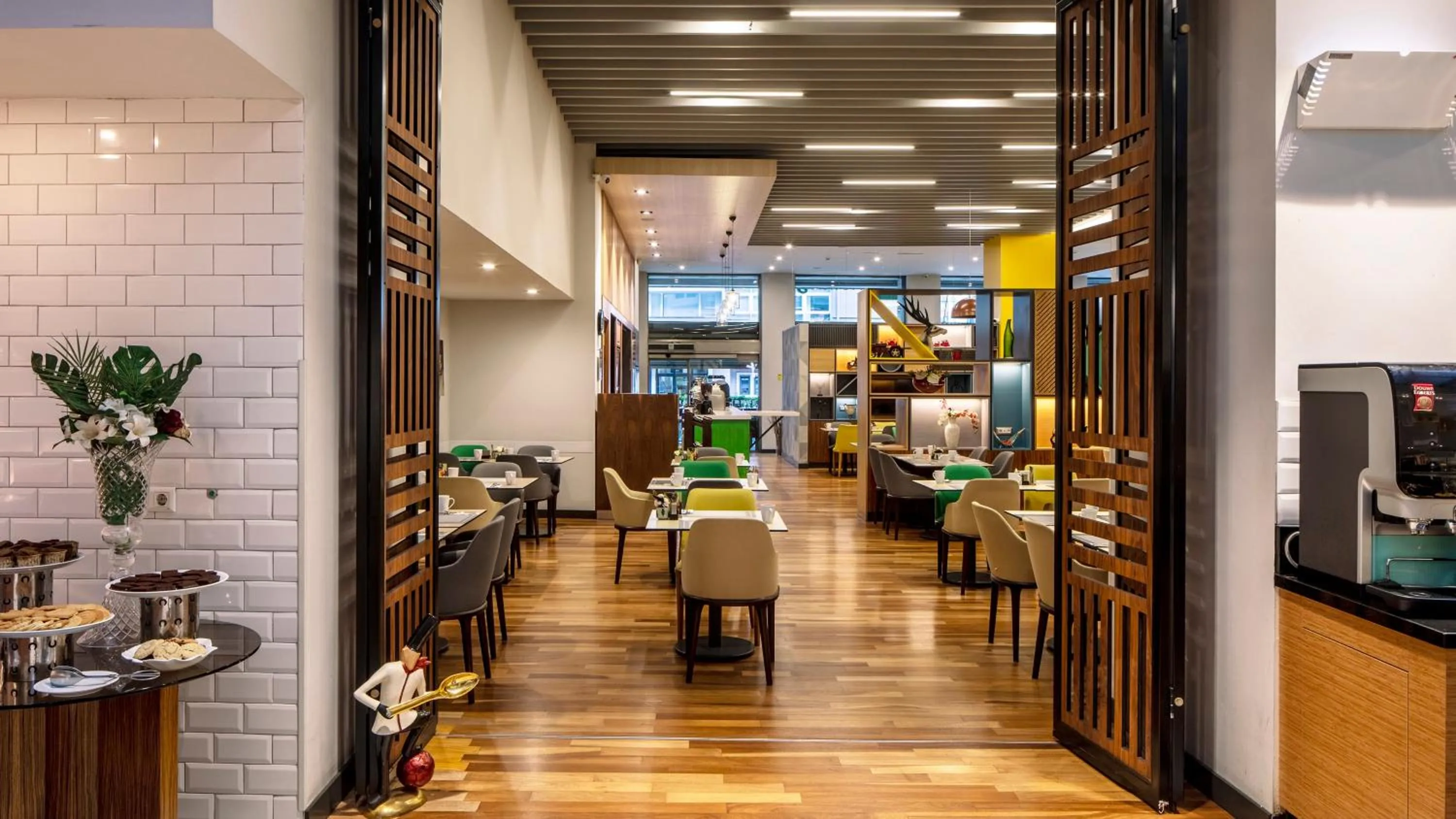 Restaurant/places to eat in Holiday Inn Sisli by IHG