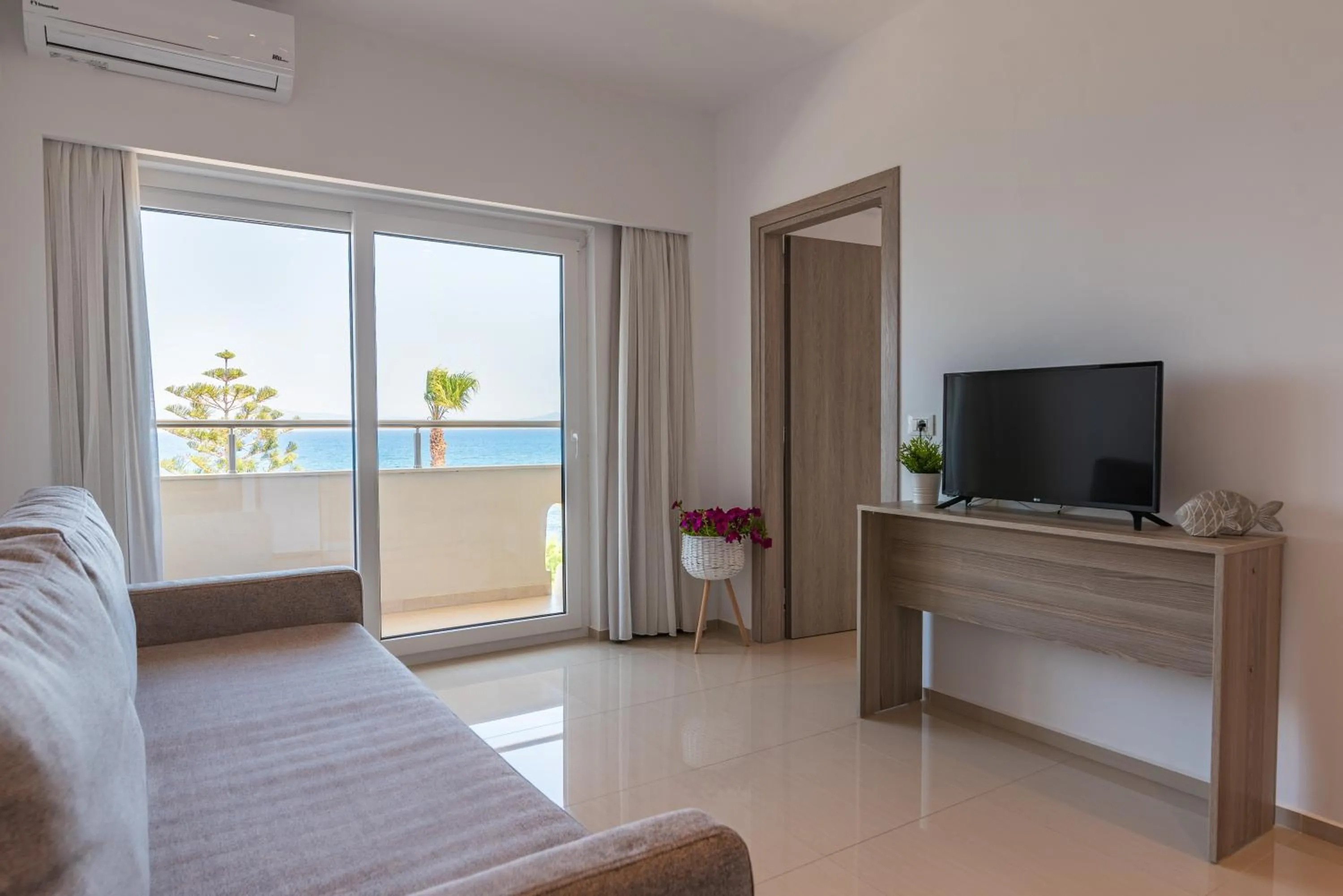 TV and multimedia, Bed in Orpheus Studios