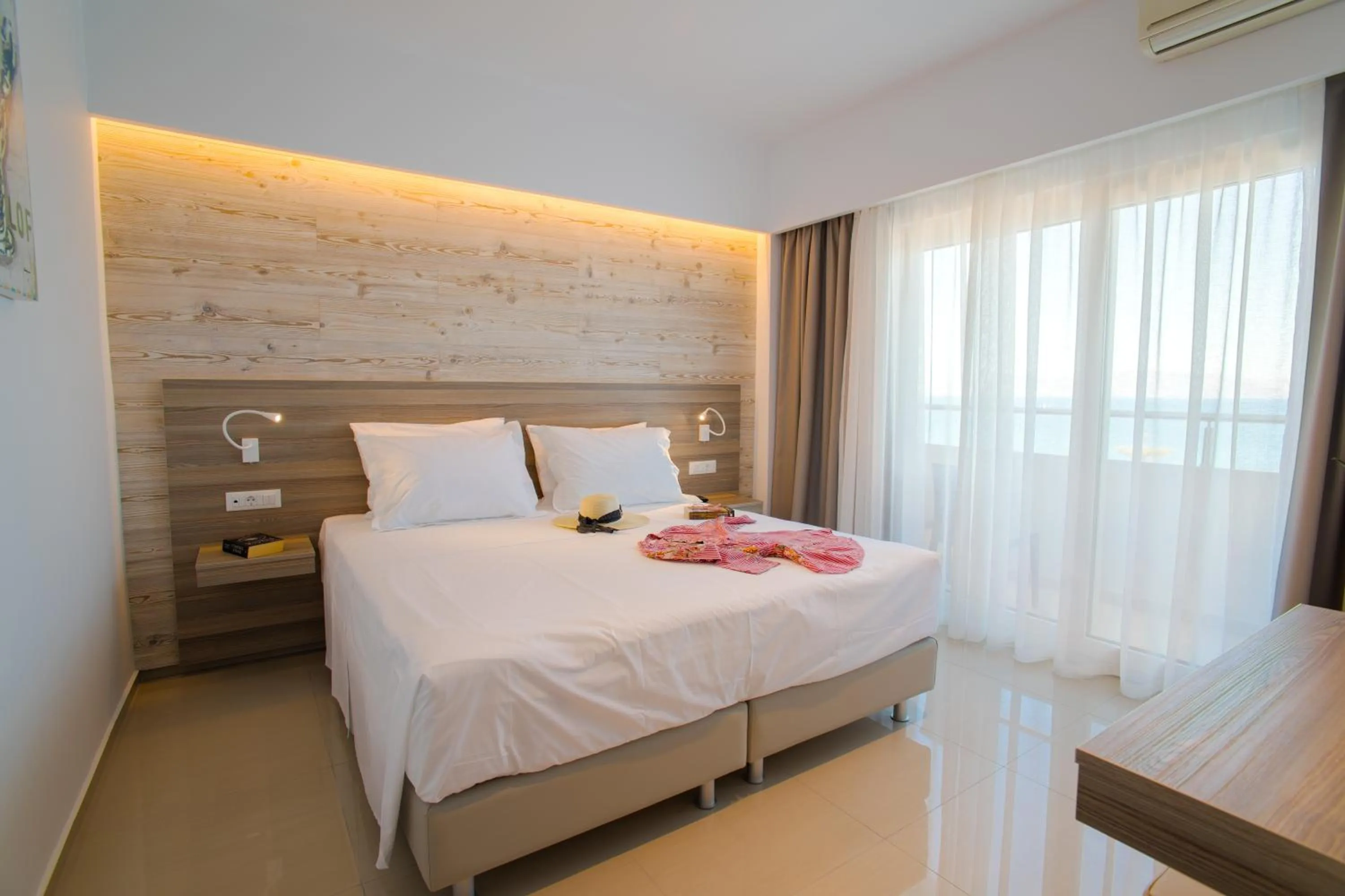 Balcony/Terrace, Bed in Orpheus Studios