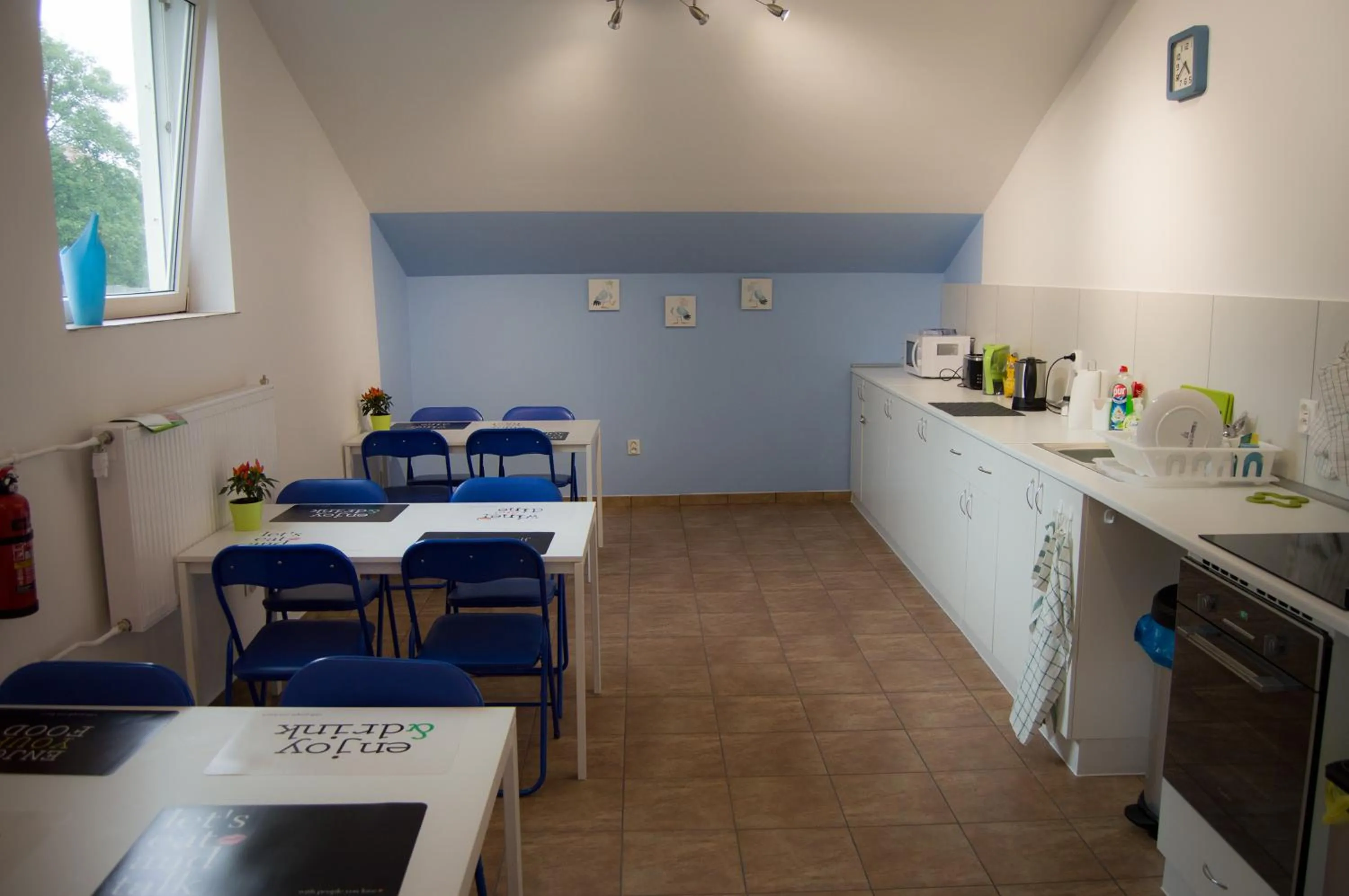 Communal kitchen in Smart Stay Hostel Gdynia