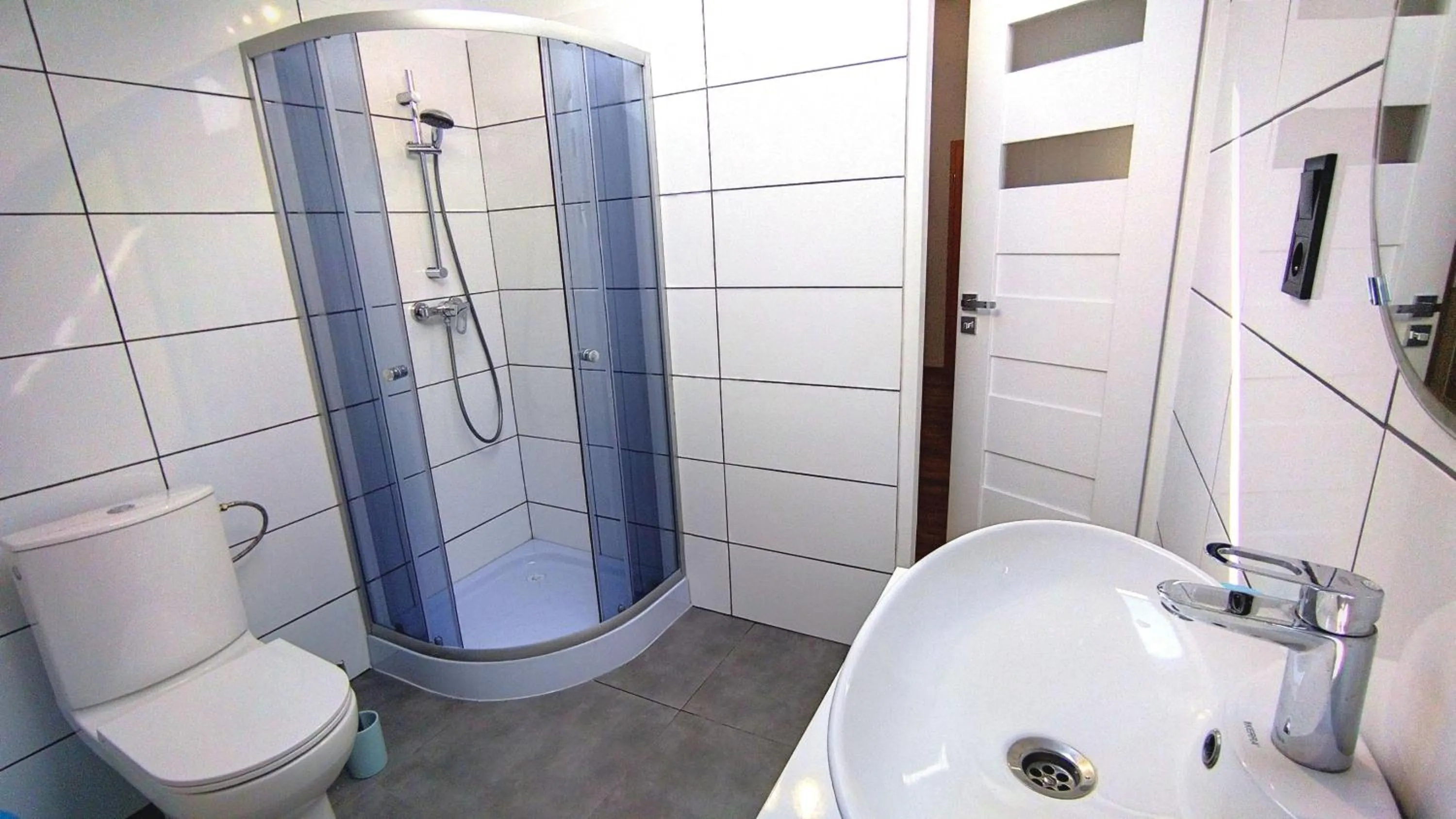 Shower in Smart Stay Hostel Gdynia