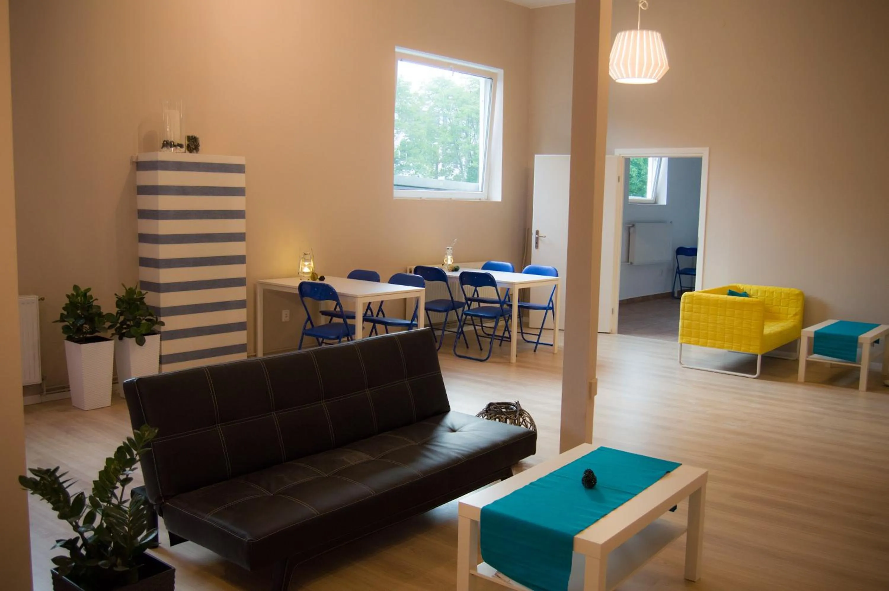 Communal lounge/ TV room in Smart Stay Hostel Gdynia