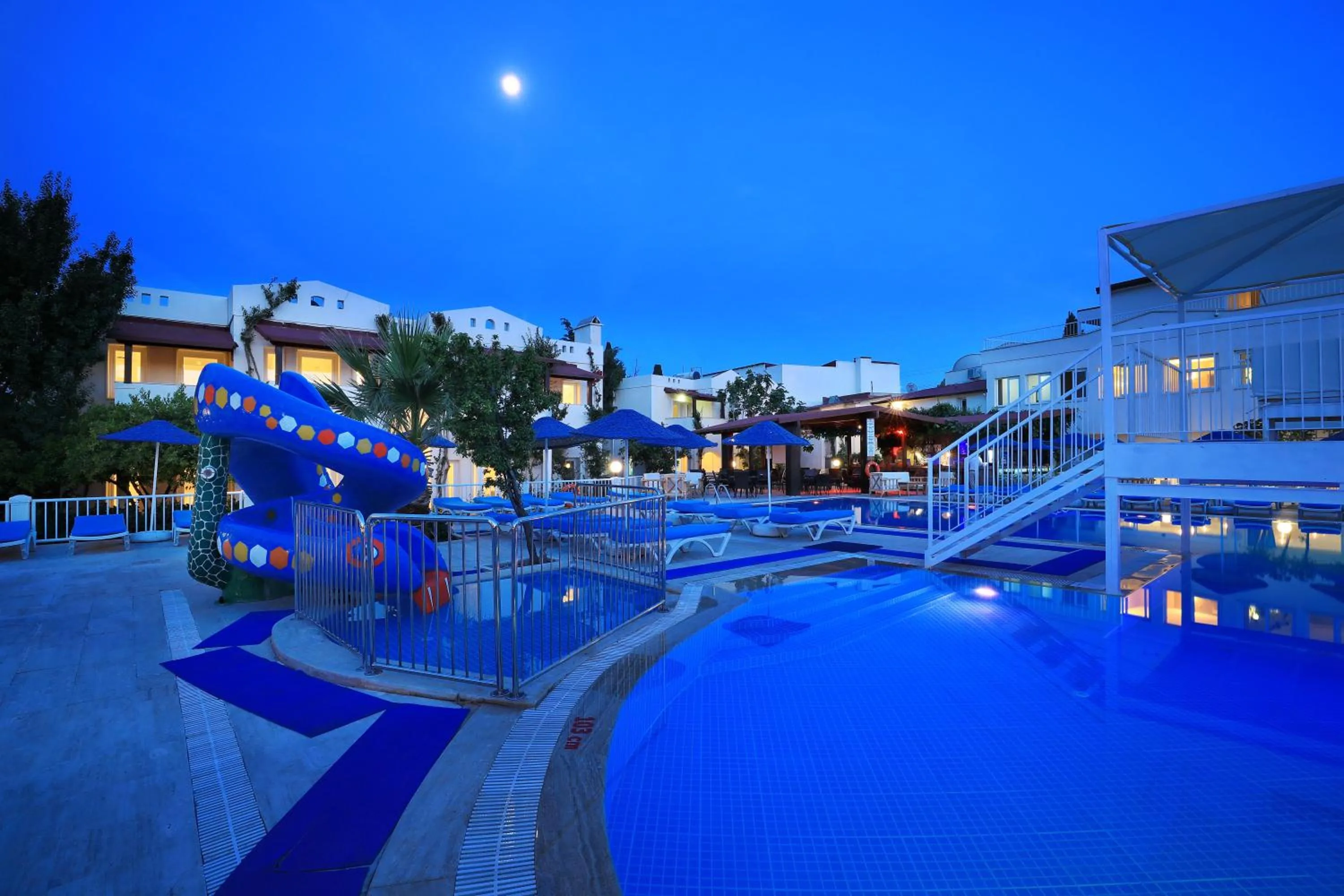 Night in Summer Garden Suites Beach Hotel