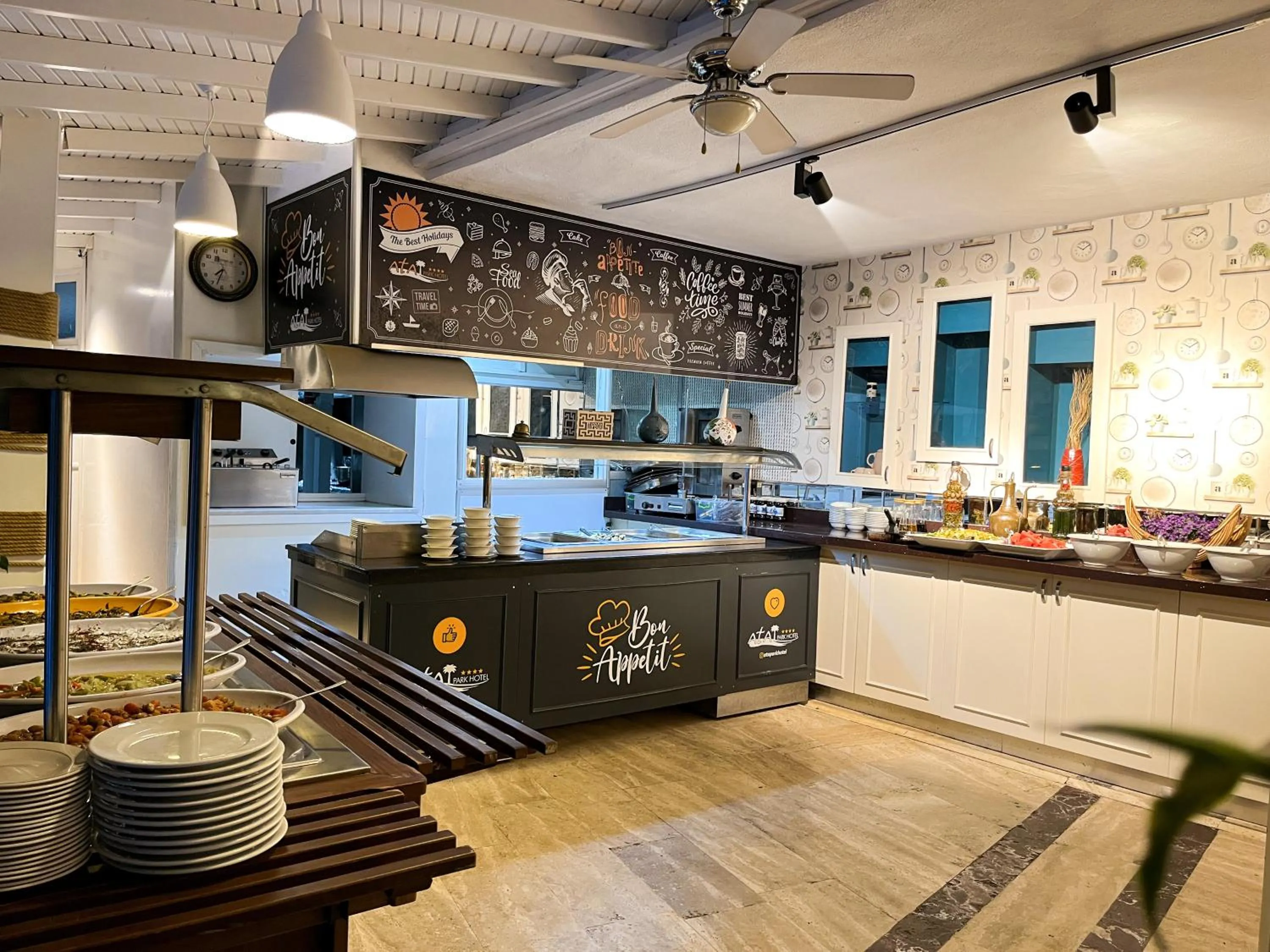 Restaurant/places to eat in Ata Park Hotel