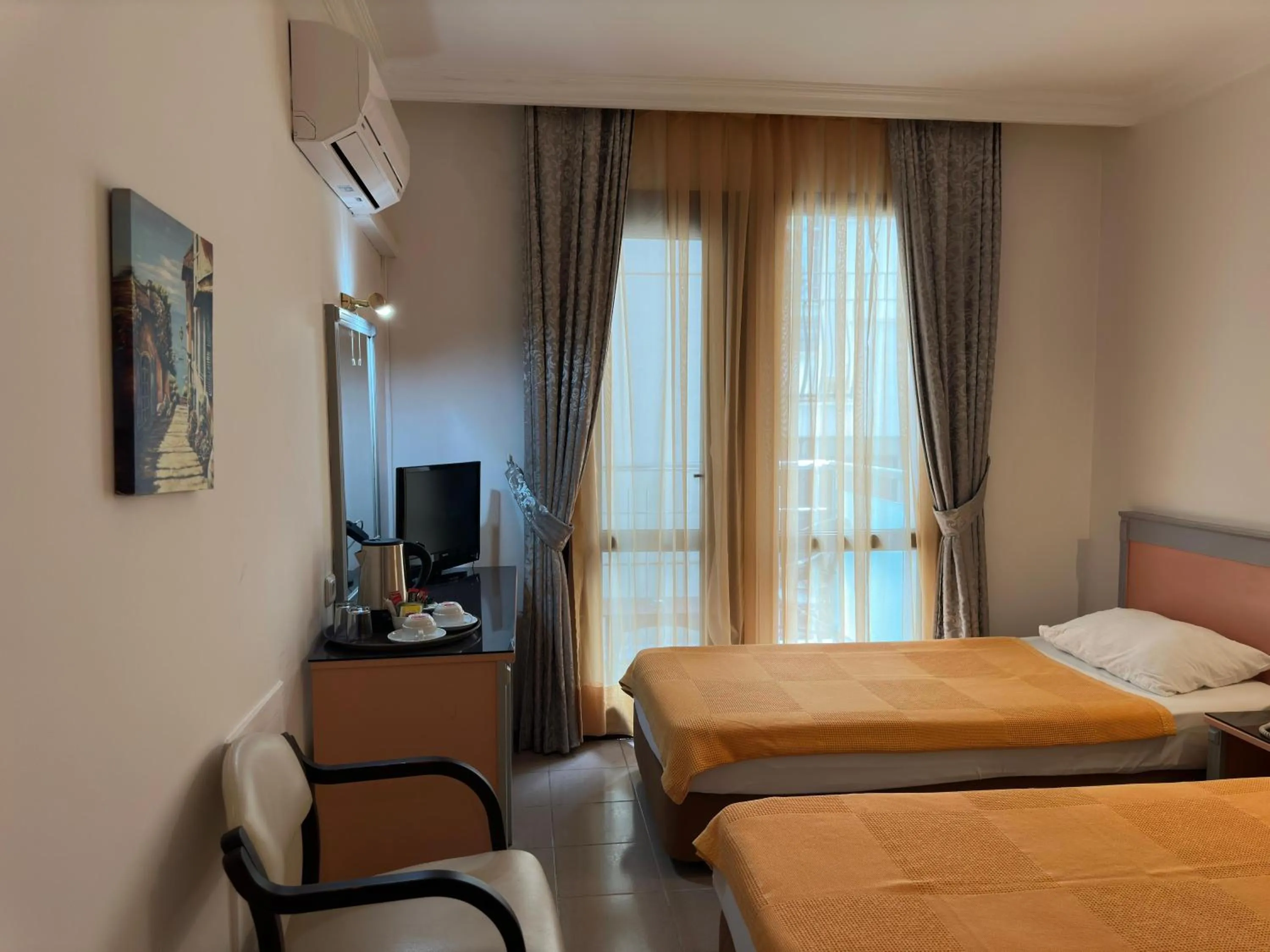 Bed in Ata Park Hotel