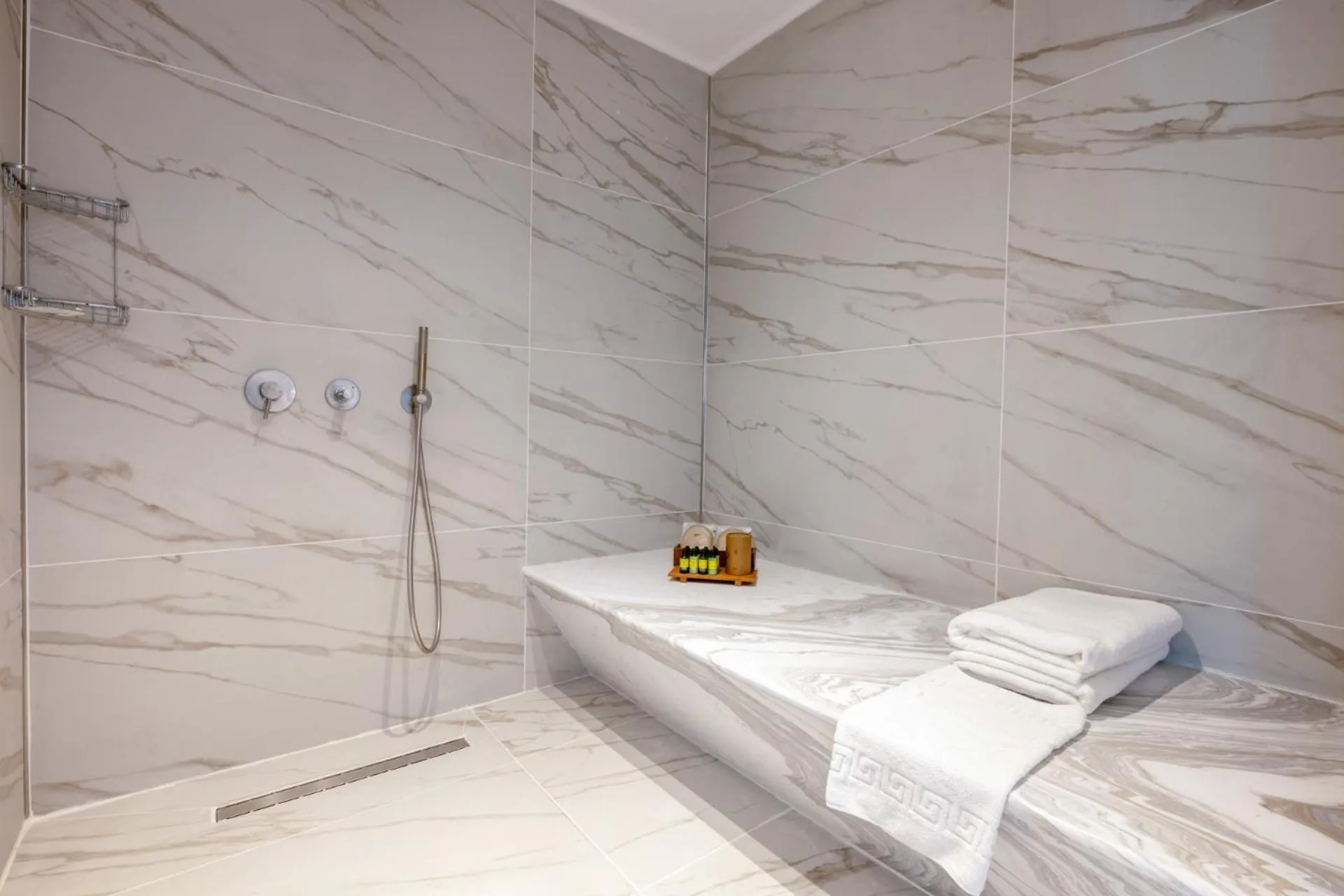 Bathroom, Bed in Nirvana Dolce Vita - Ultra All Inclusive