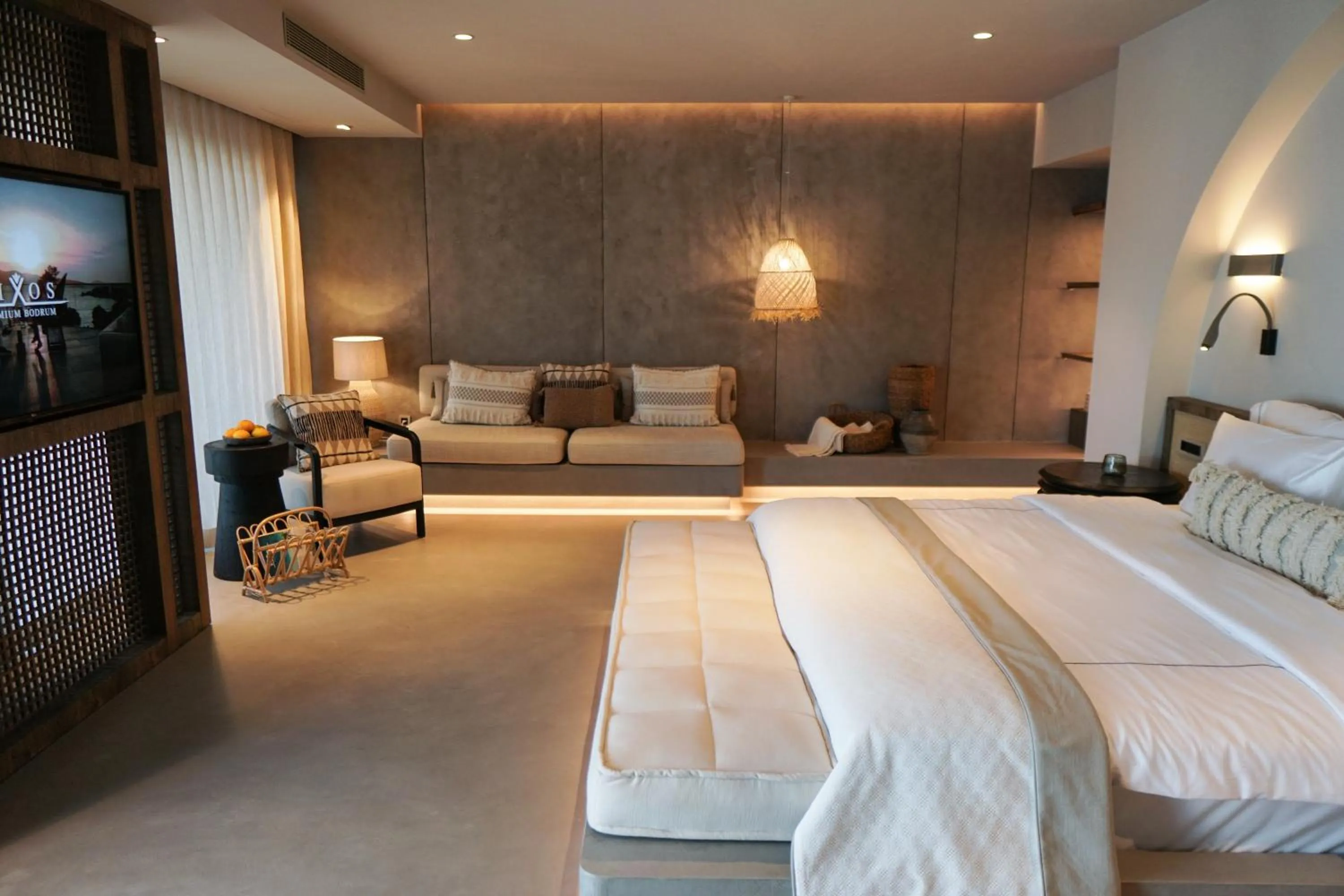 Living room, Bed in Rixos Premium Bodrum
