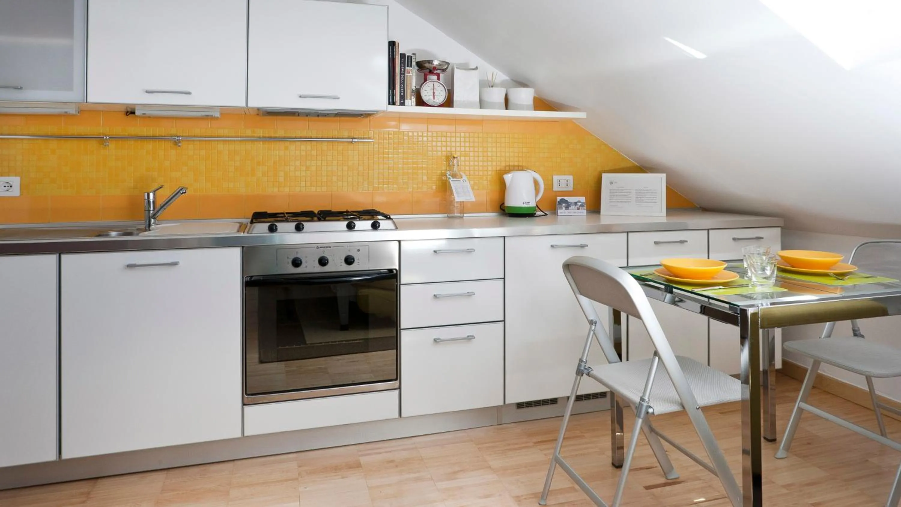 Kitchen or kitchenette in Italianway Easy - Alessi 10