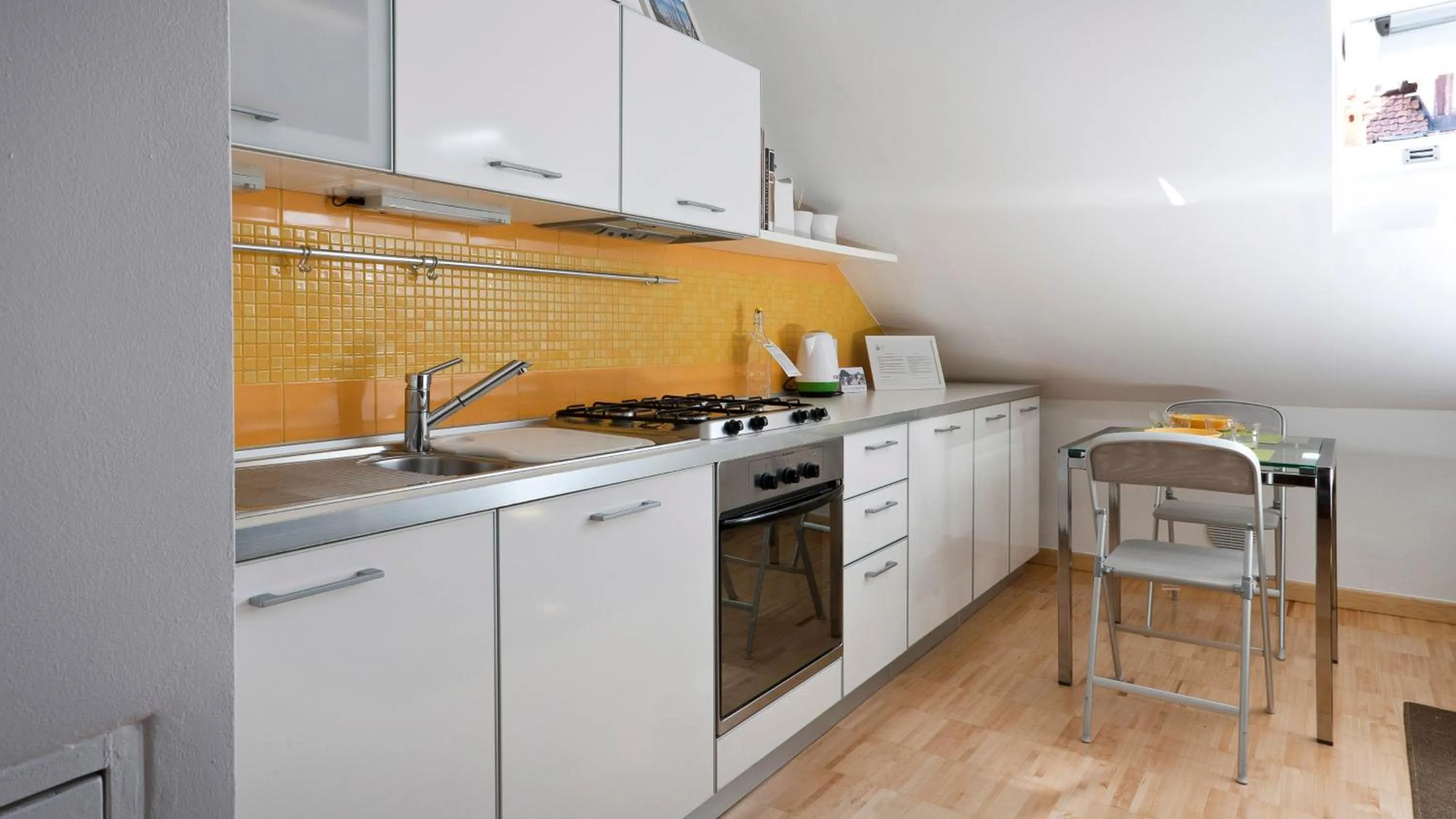 Kitchen or kitchenette in Italianway Easy - Alessi 10