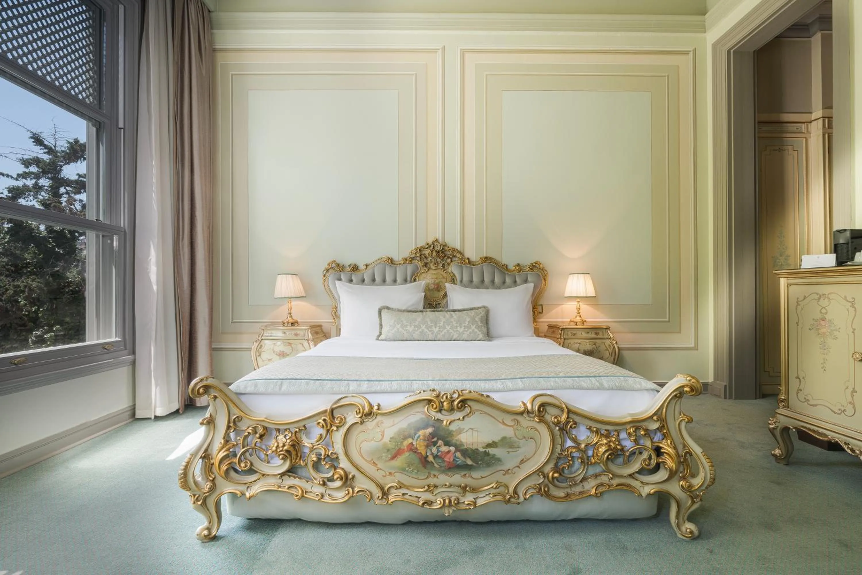 Bedroom, Bed in Bosphorus Palace Hotel