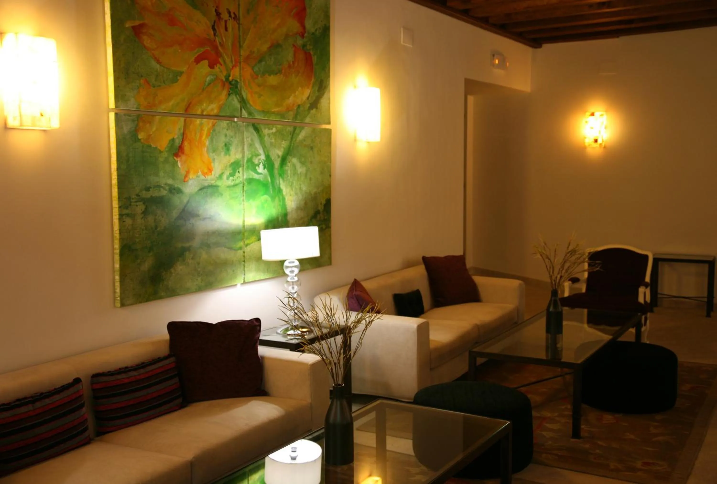 Living room, Bed in Hotel Convento Del Giraldo