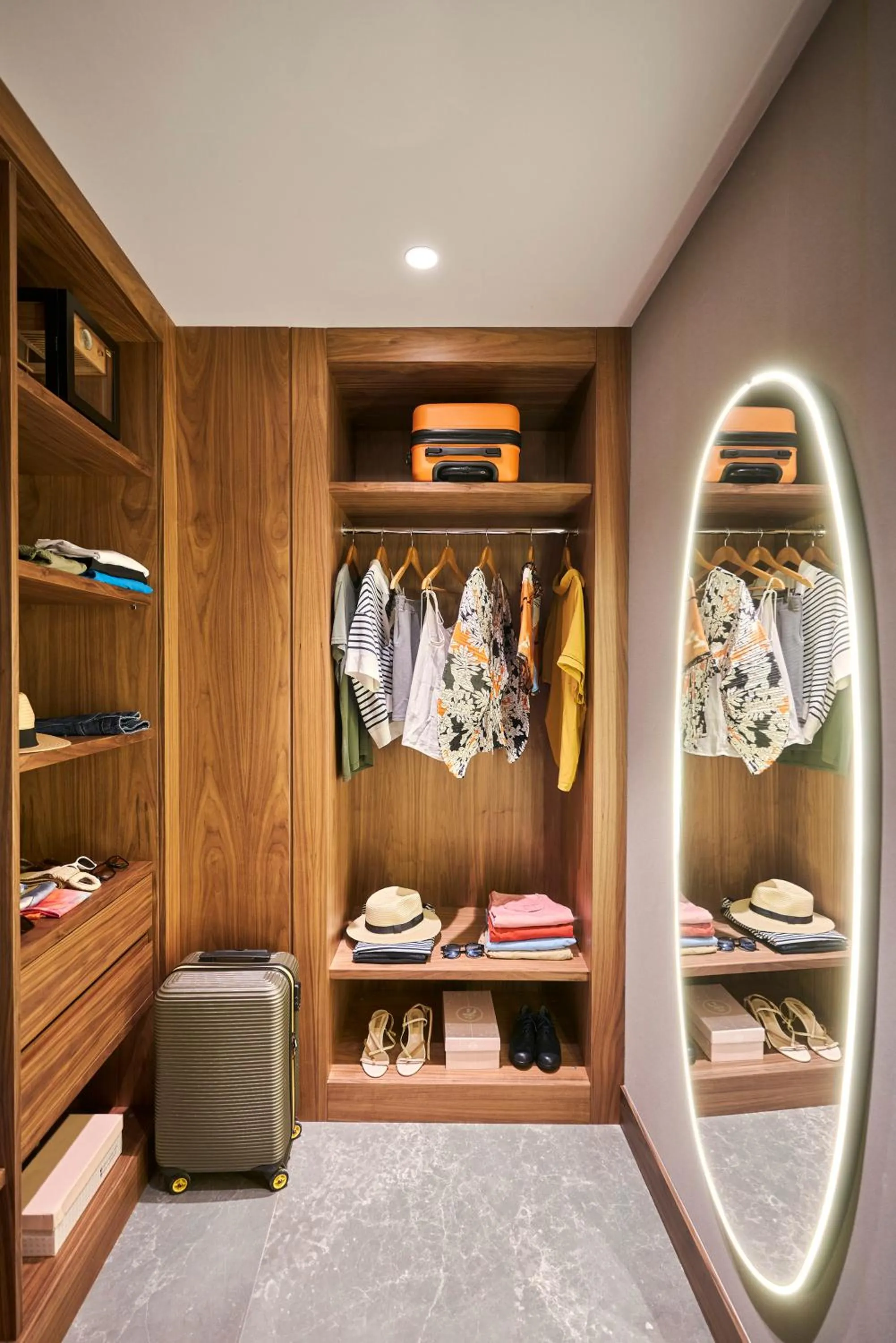 wardrobe in Rixos Sungate - The Land of Legends Access