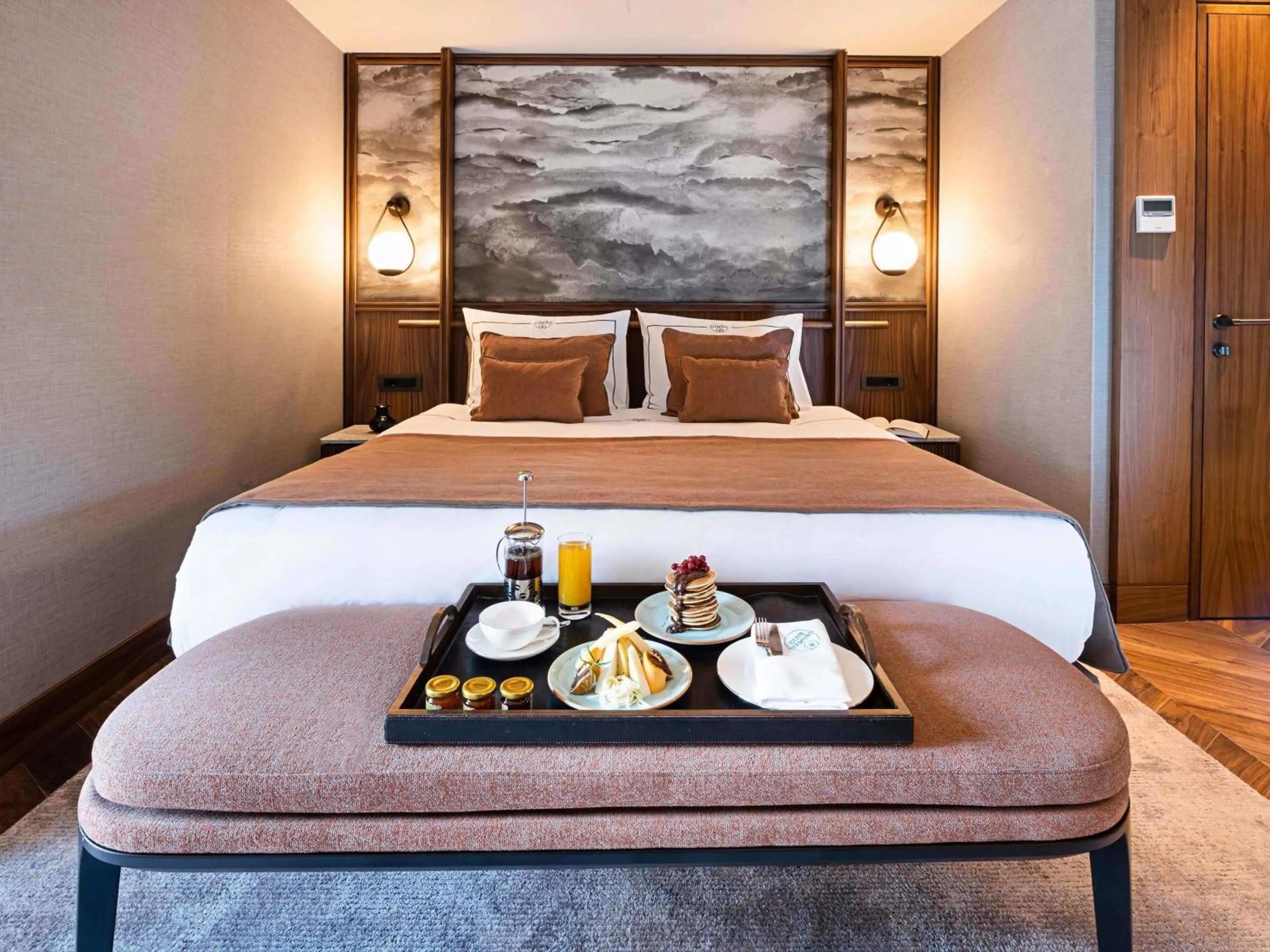 Bedroom, Bed in Rixos Sungate - The Land of Legends Access