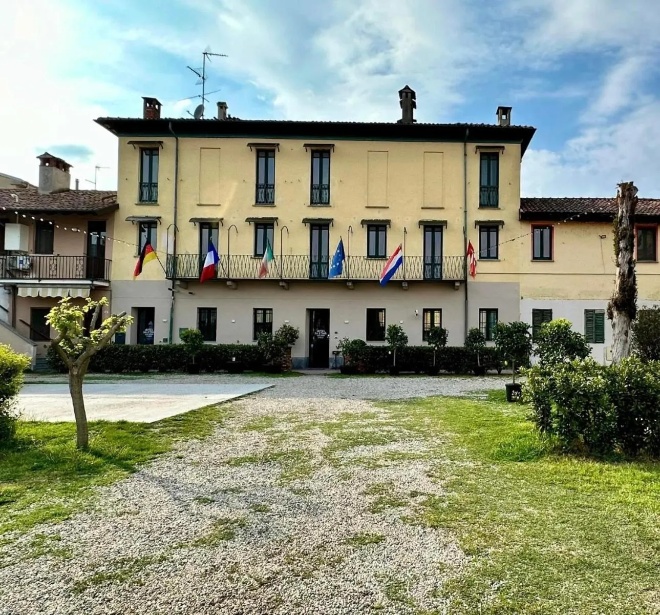 Property building in Hotel Duca di Tromello