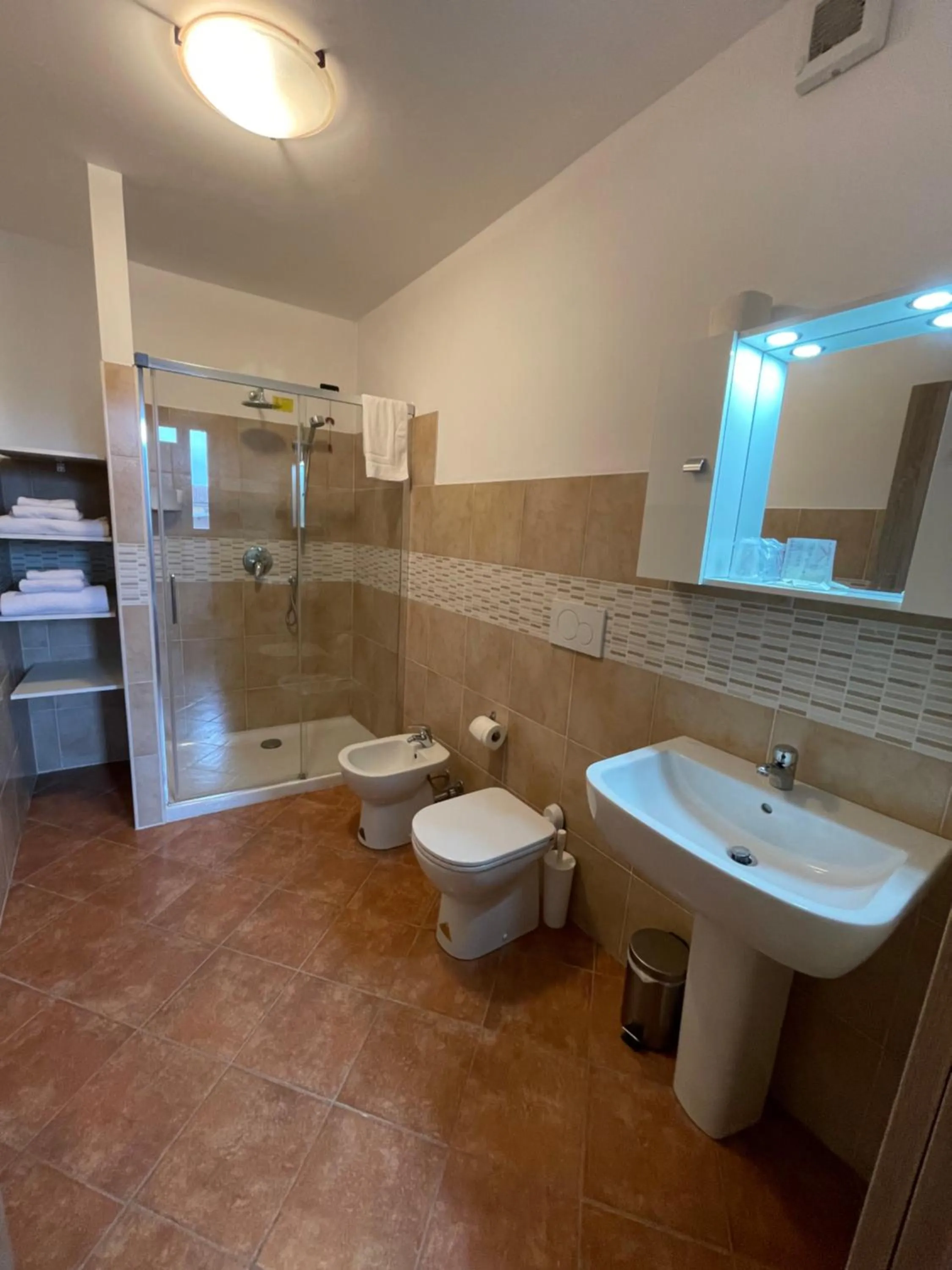 Bathroom in Hotel Duca di Tromello