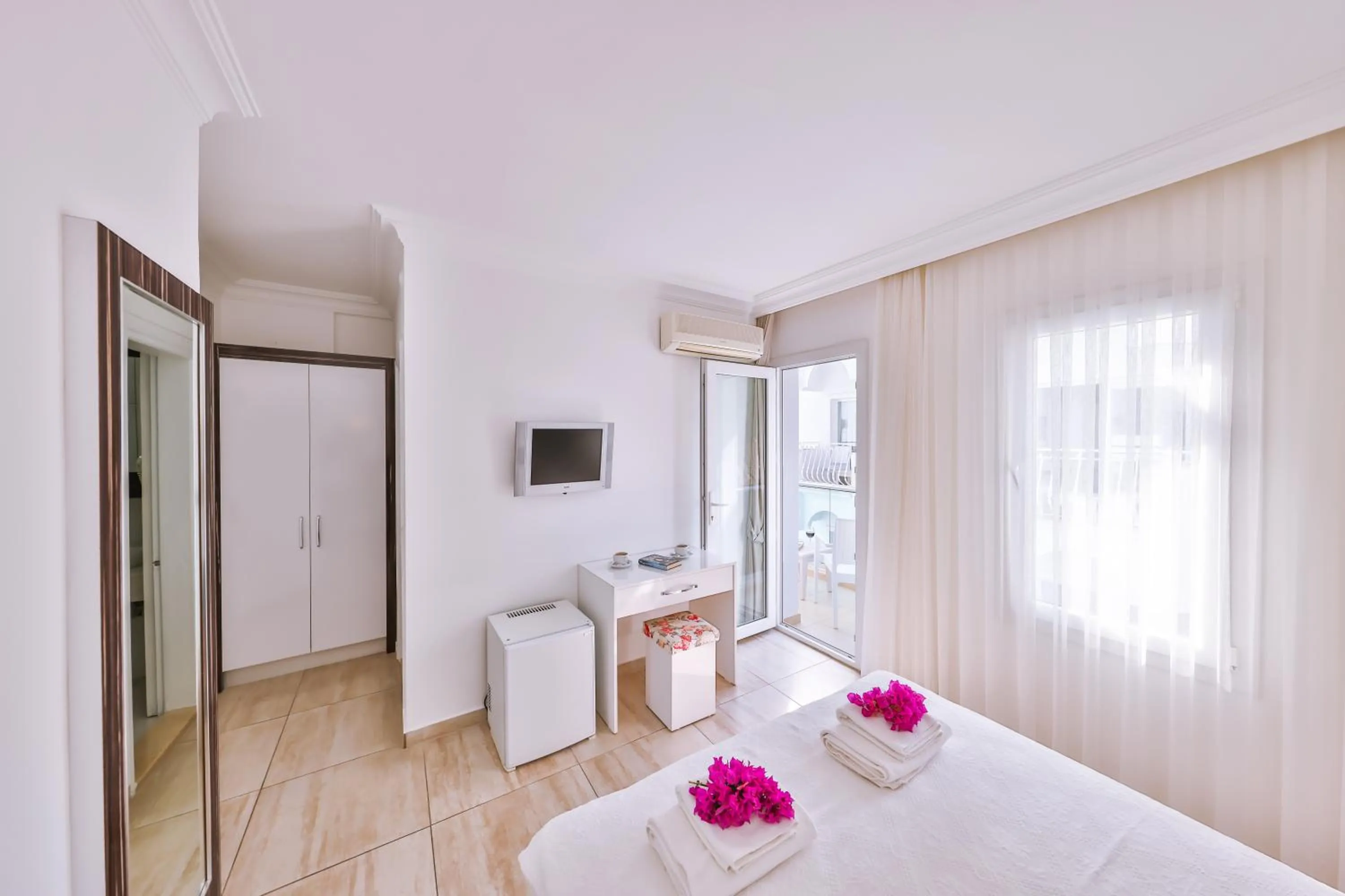 Photo of the whole room in Belinda Hotel