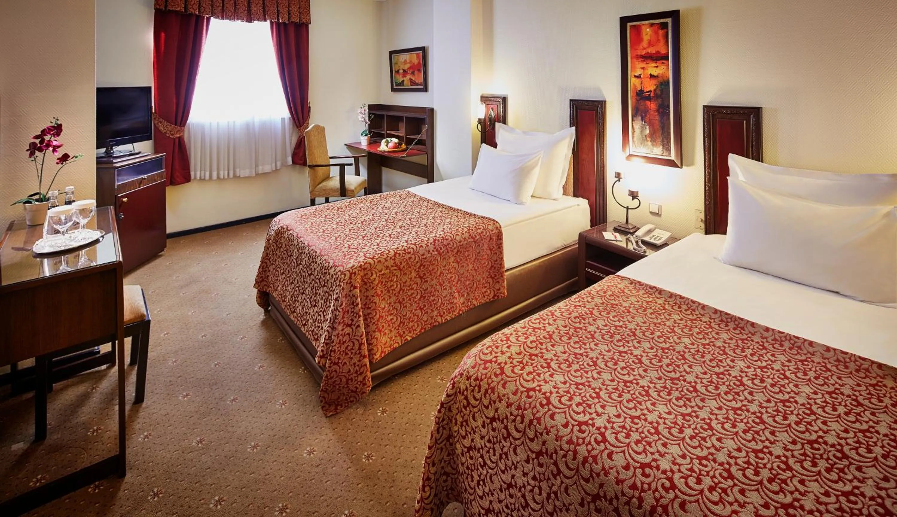 Photo of the whole room, Bed in Güneş Hotel Merter