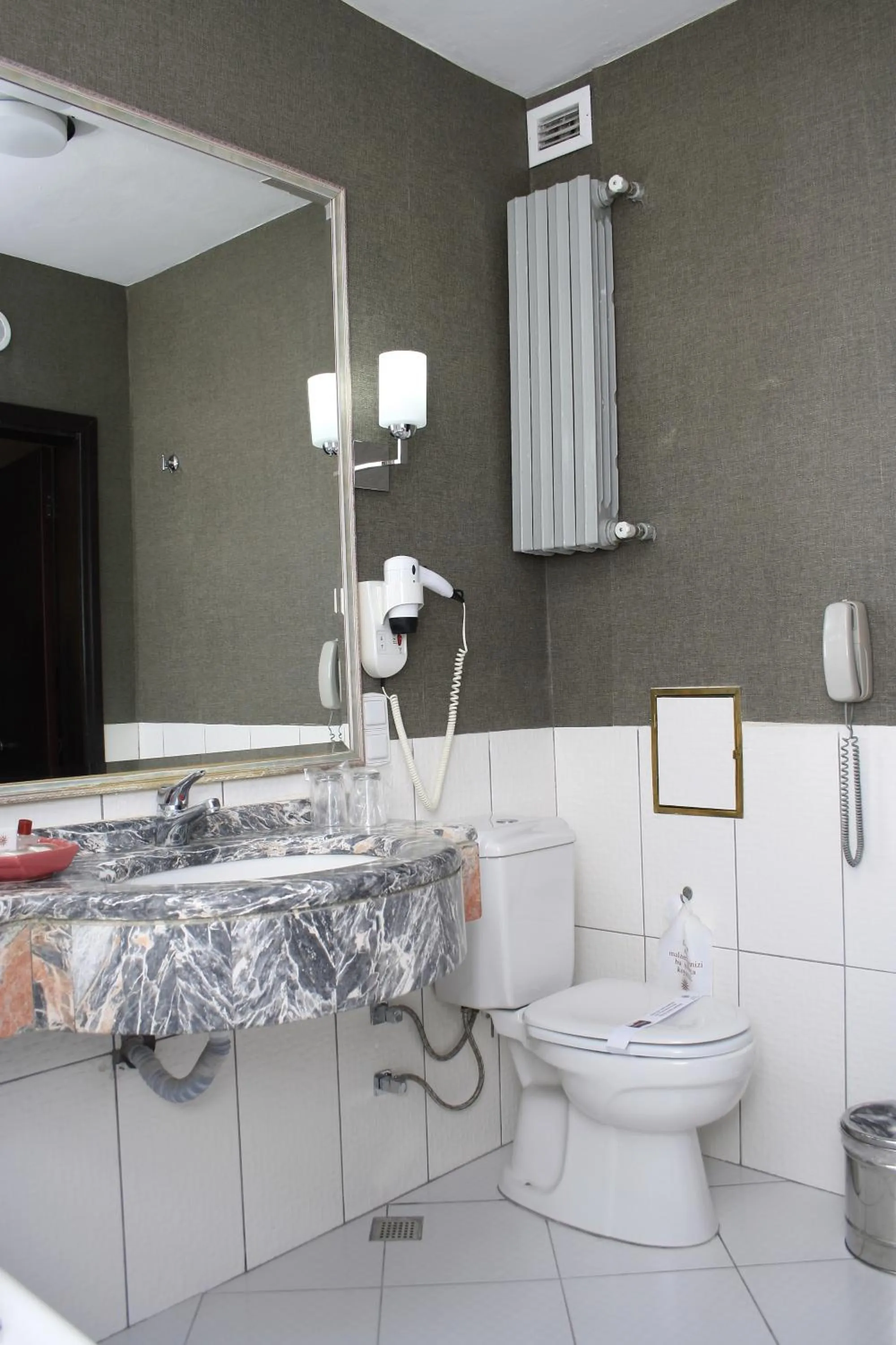 Bathroom in Güneş Hotel Merter