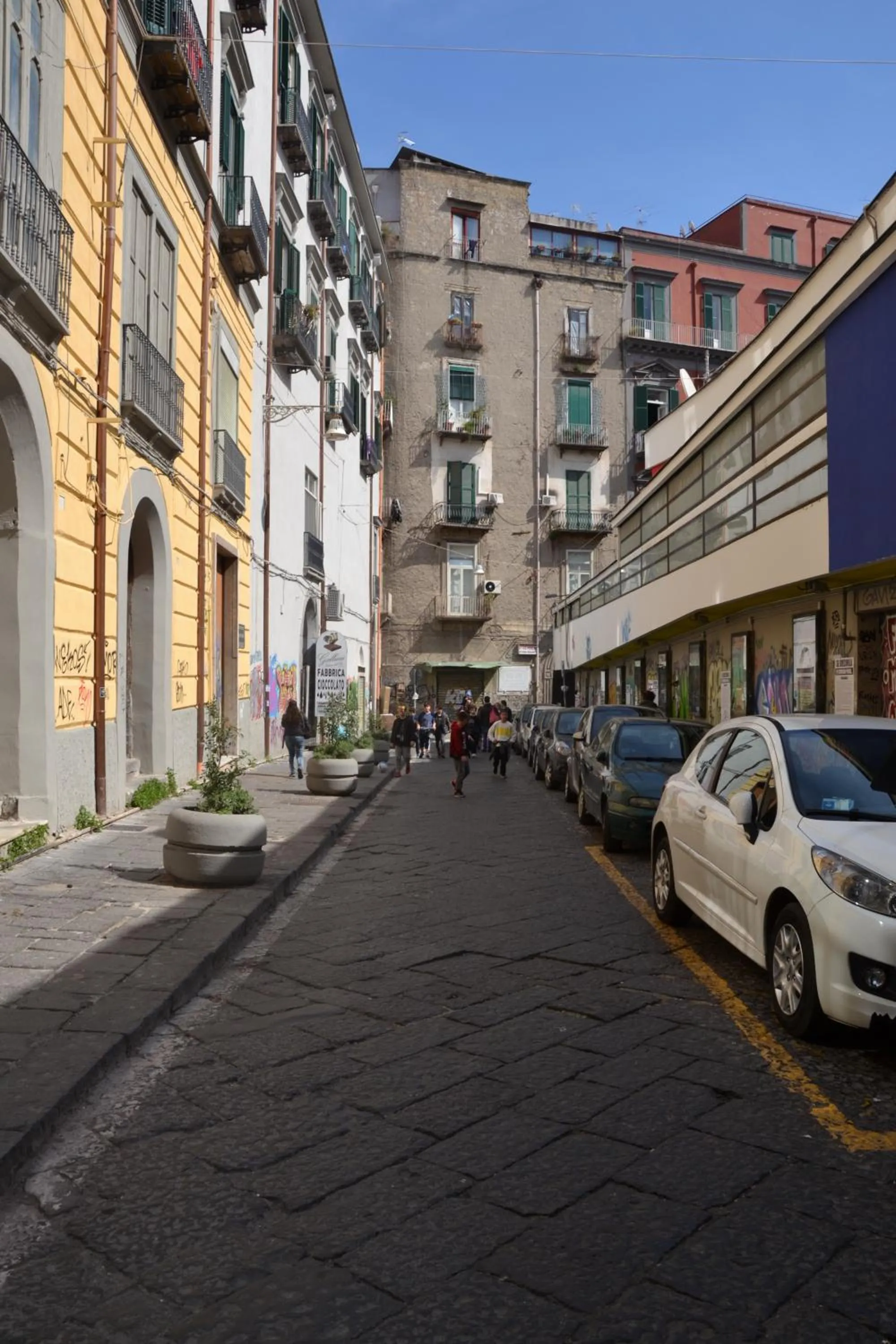 Restaurant/places to eat in Altera Domus