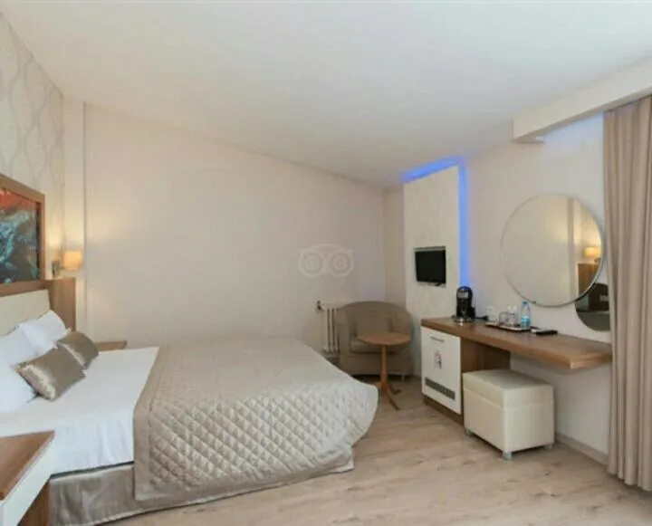 Photo of the whole room, Bed in Hotel Baylan İzmir