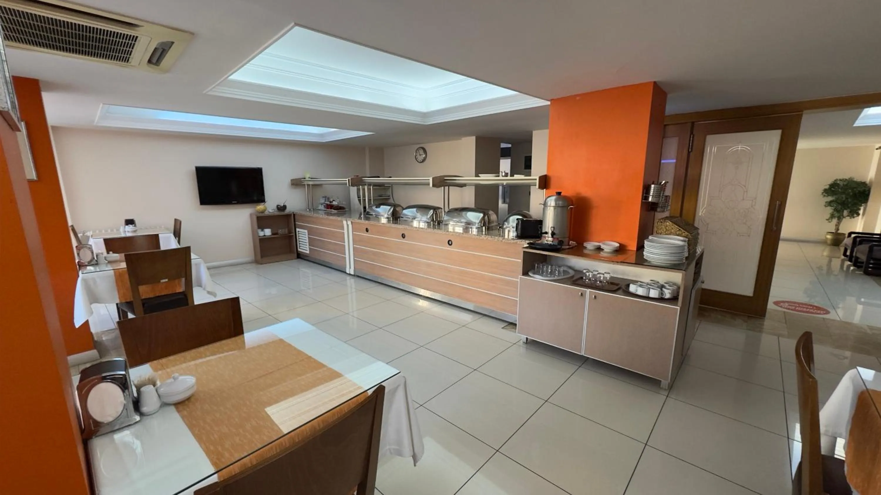 Restaurant/places to eat in Hotel Baylan İzmir