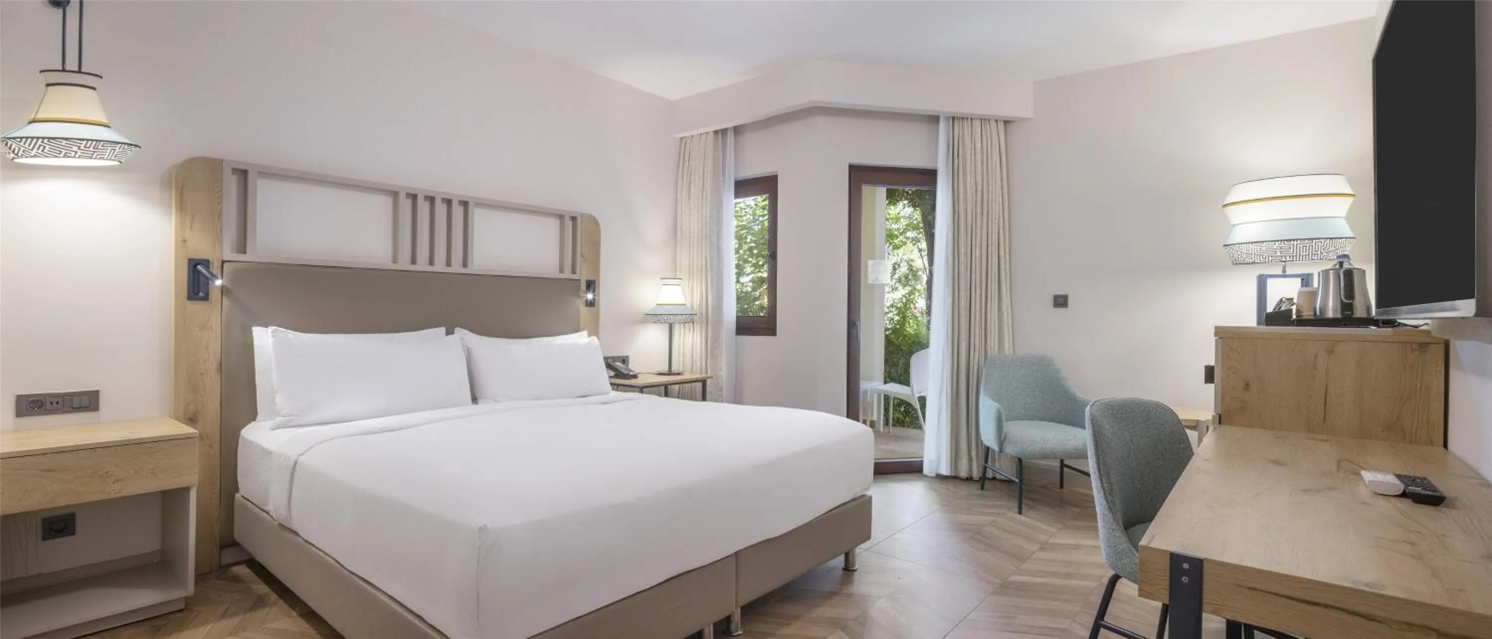 Bedroom, Bed in DoubleTree by Hilton Bodrum Isil Club Ultra All-Inclusive Resort