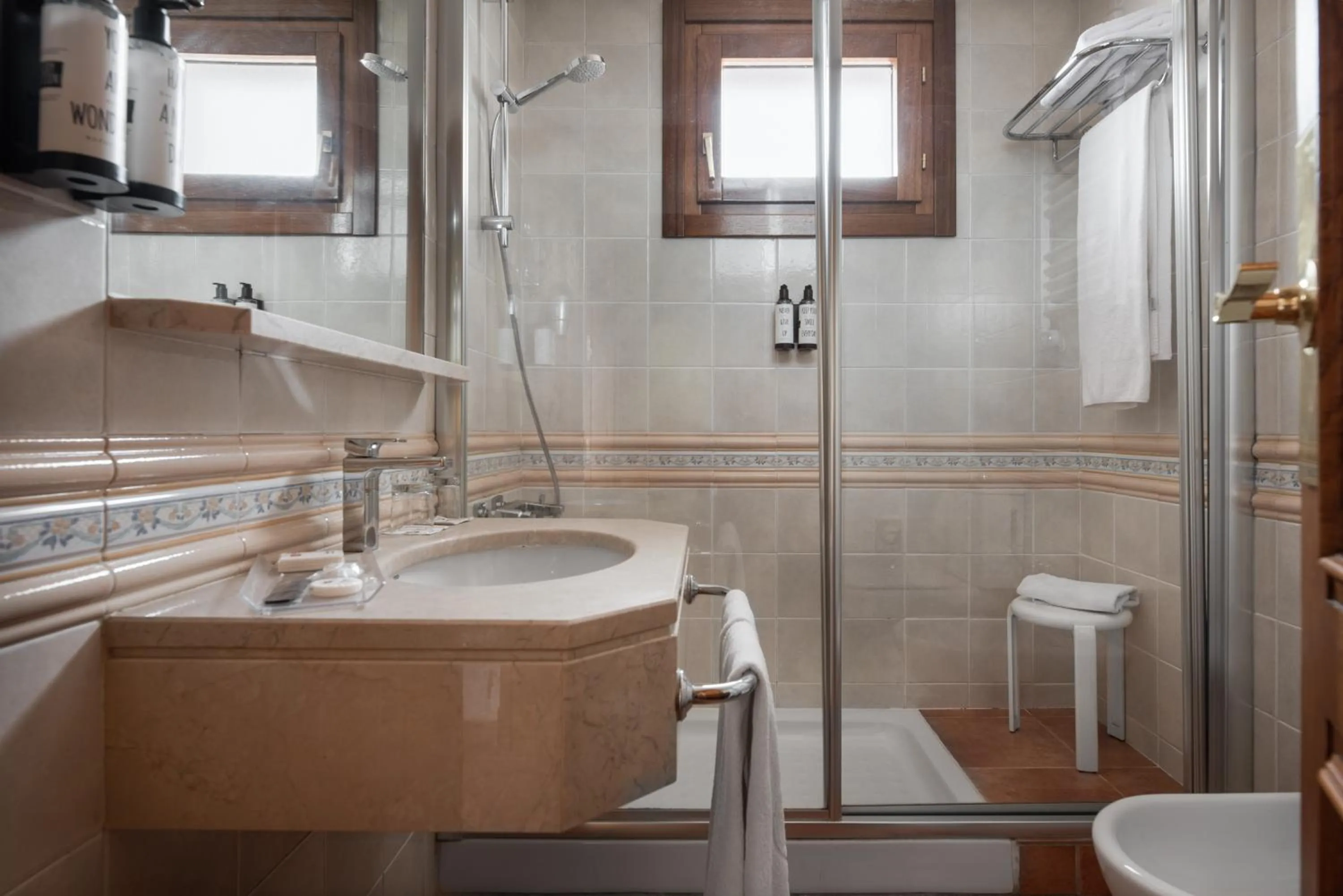 Bathroom in Exe Alfonso VIII