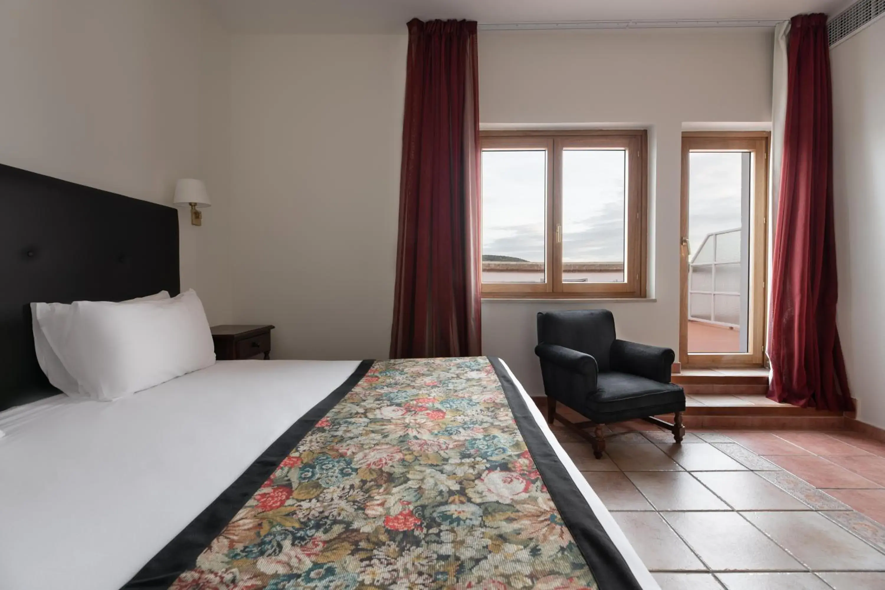 Double Room with Terrace in Exe Alfonso VIII Double Room with Terrace in Exe Alfonso VIII