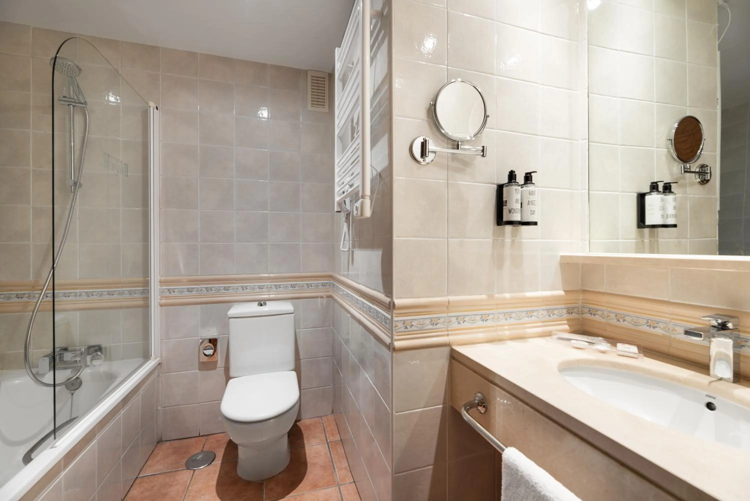 Bathroom in Exe Alfonso VIII