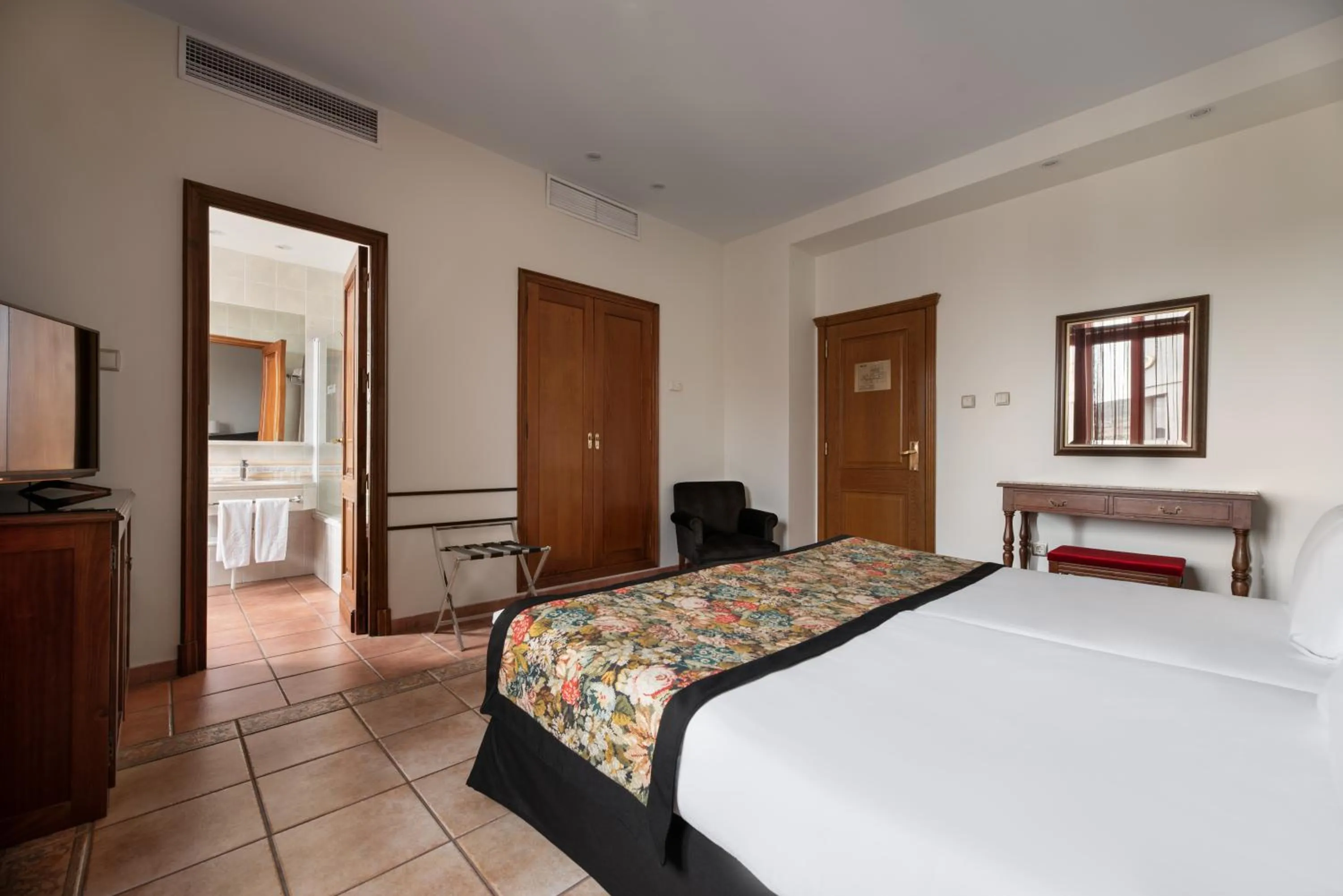 Bed in Exe Alfonso VIII