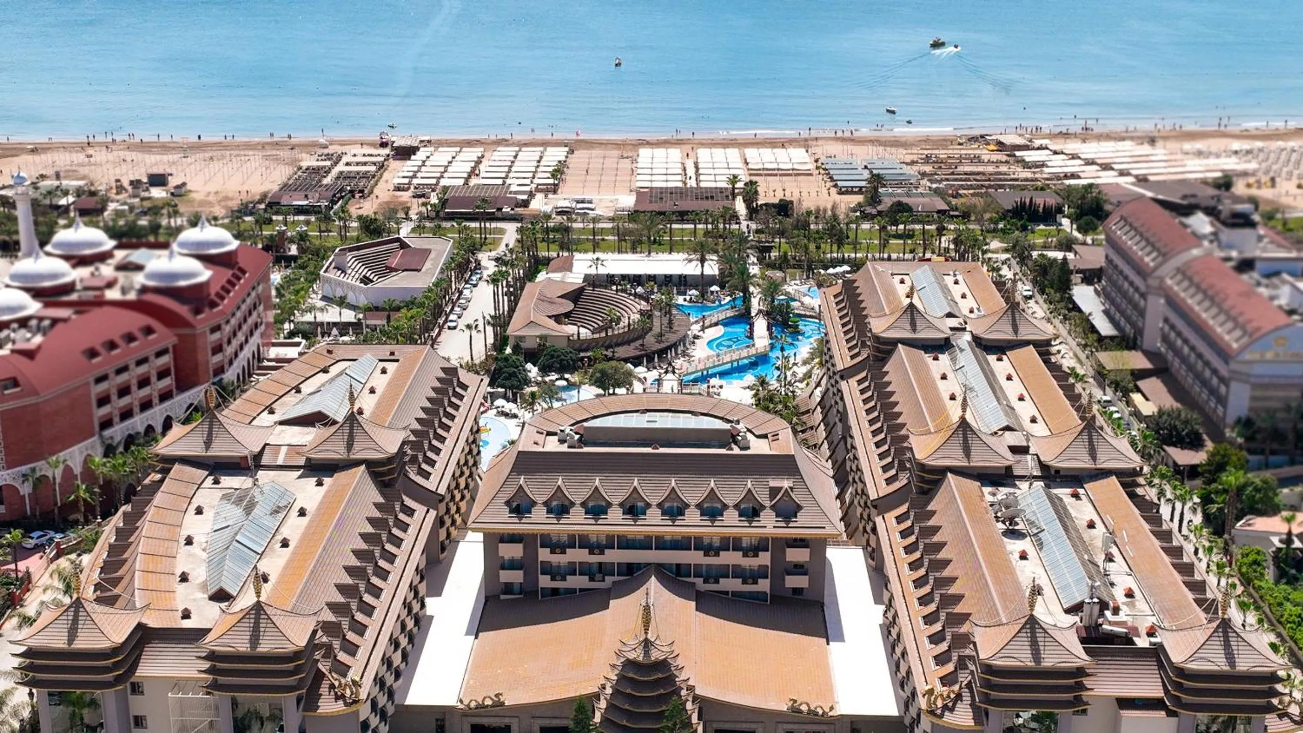 Property building in Royal Dragon Hotel