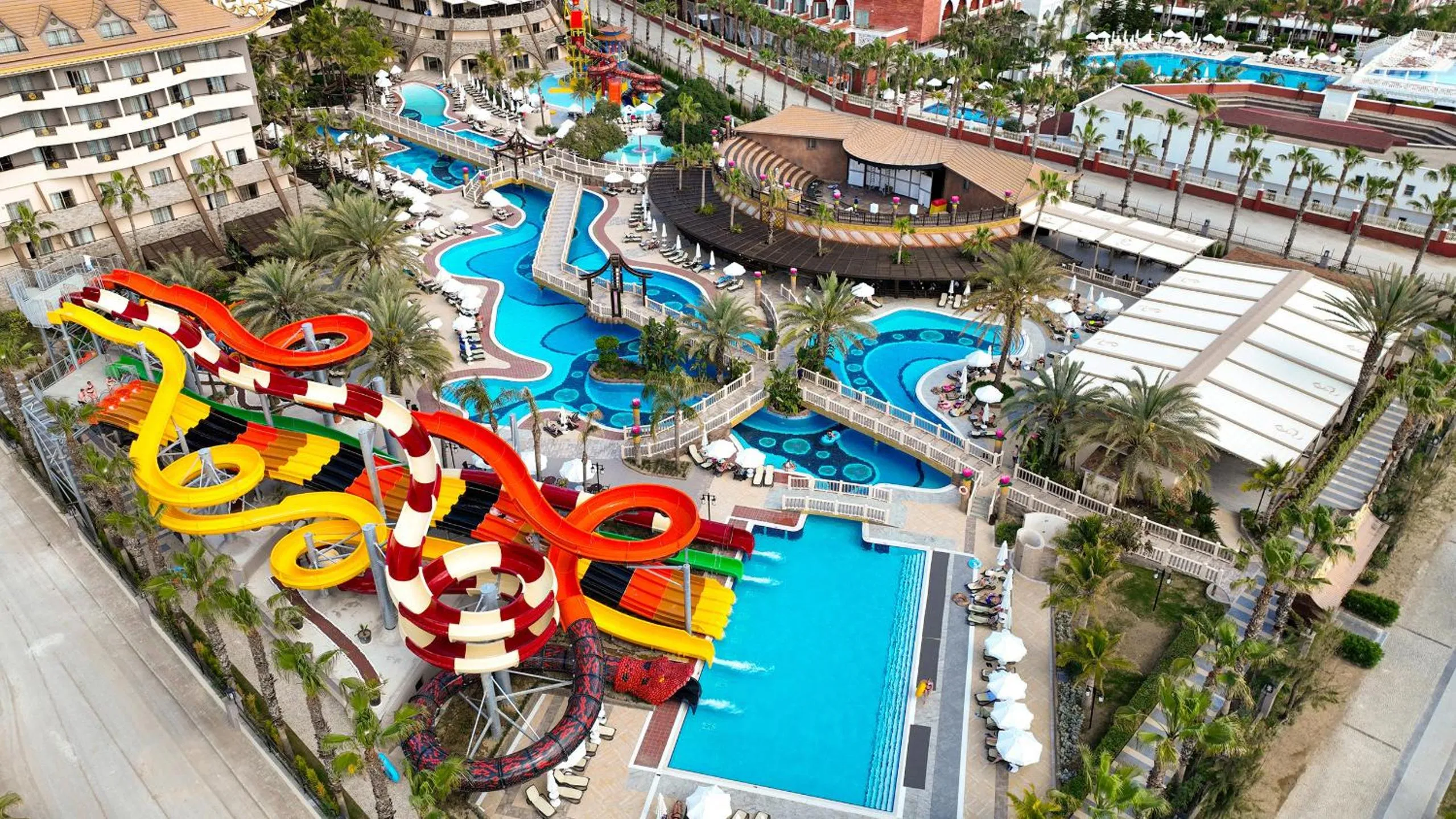 Property building in Royal Dragon Hotel