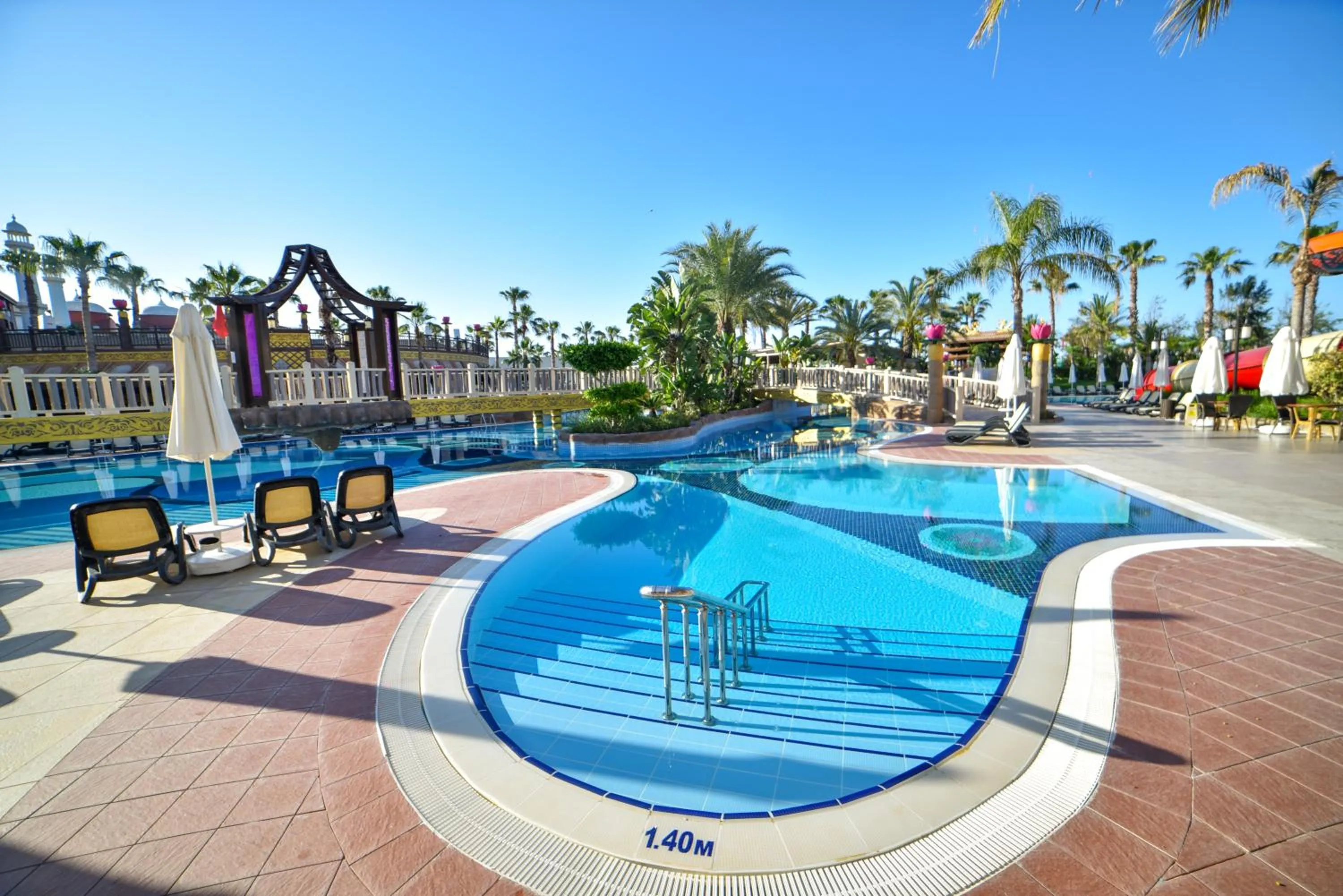 Swimming pool in Royal Dragon Hotel