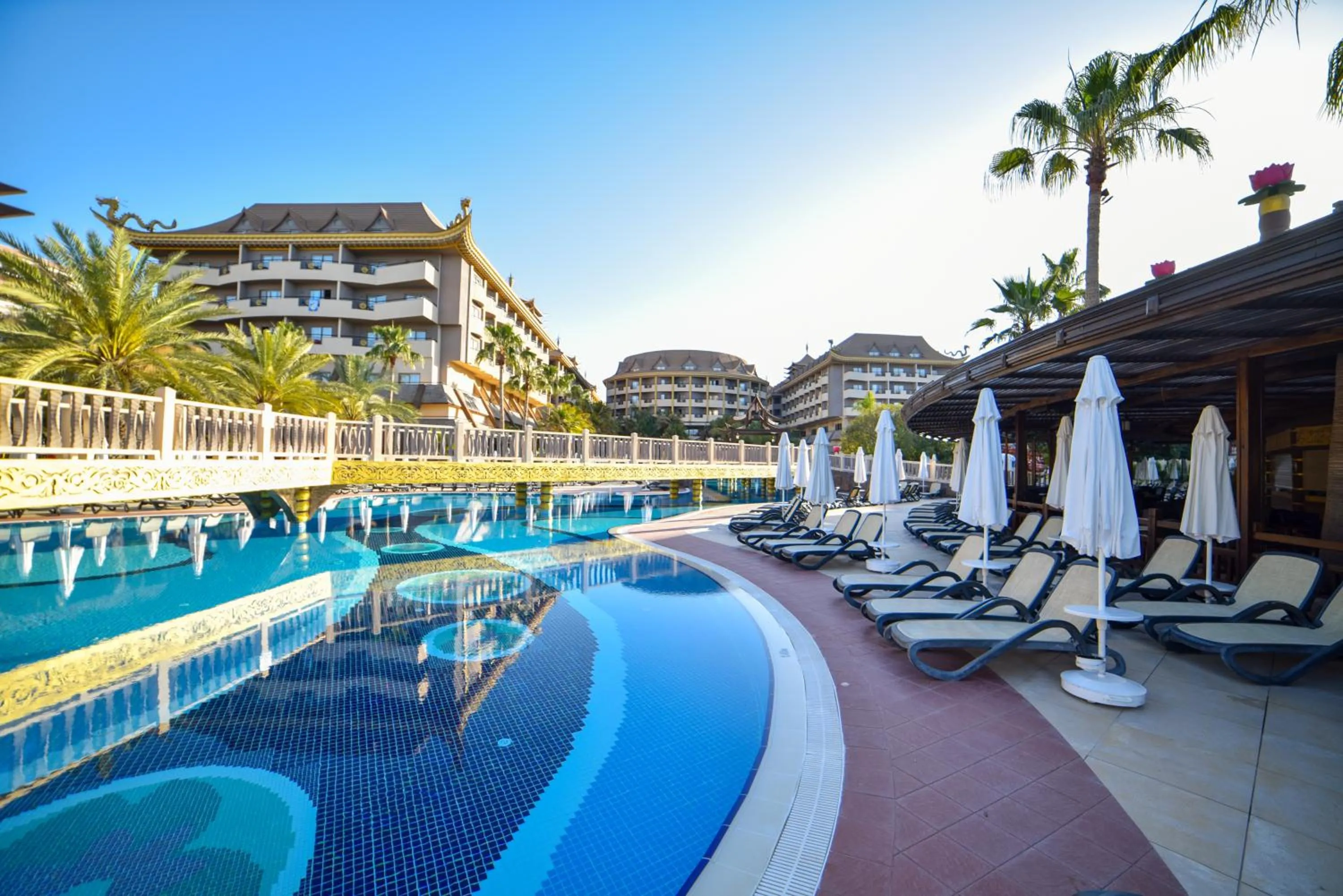 Swimming pool in Royal Dragon Hotel