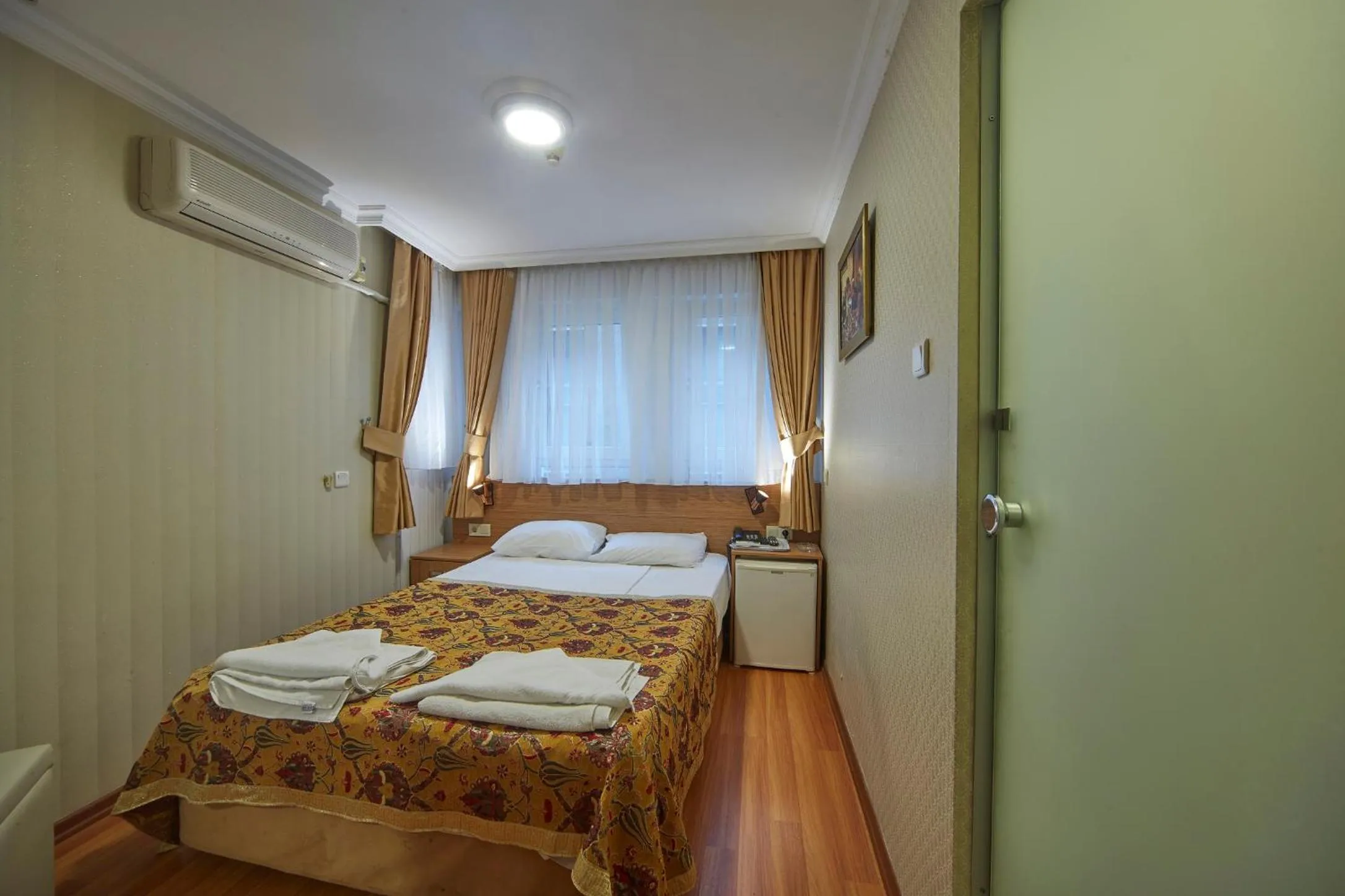 Bed in Hotel Akcinar