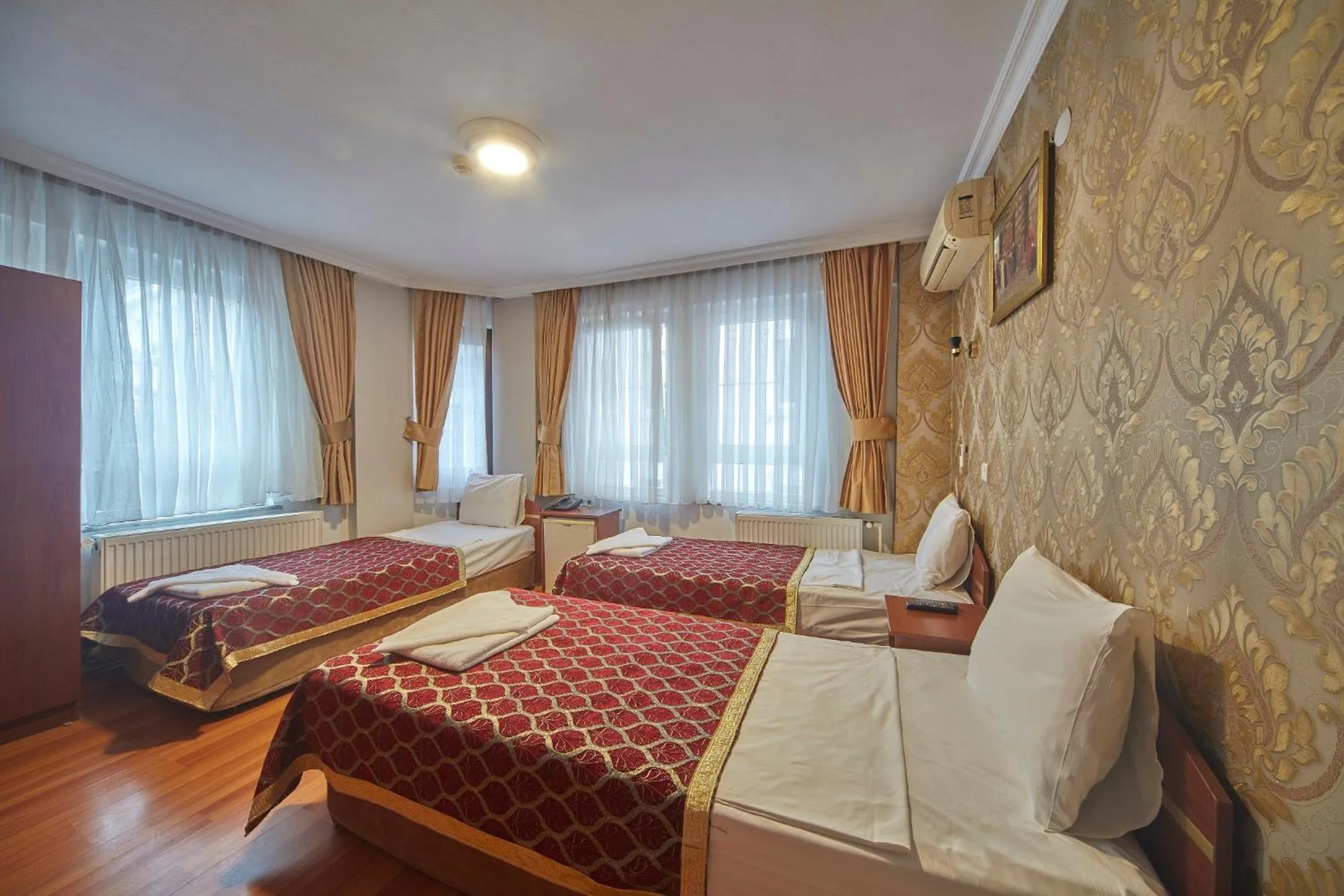 Bed in Hotel Akcinar