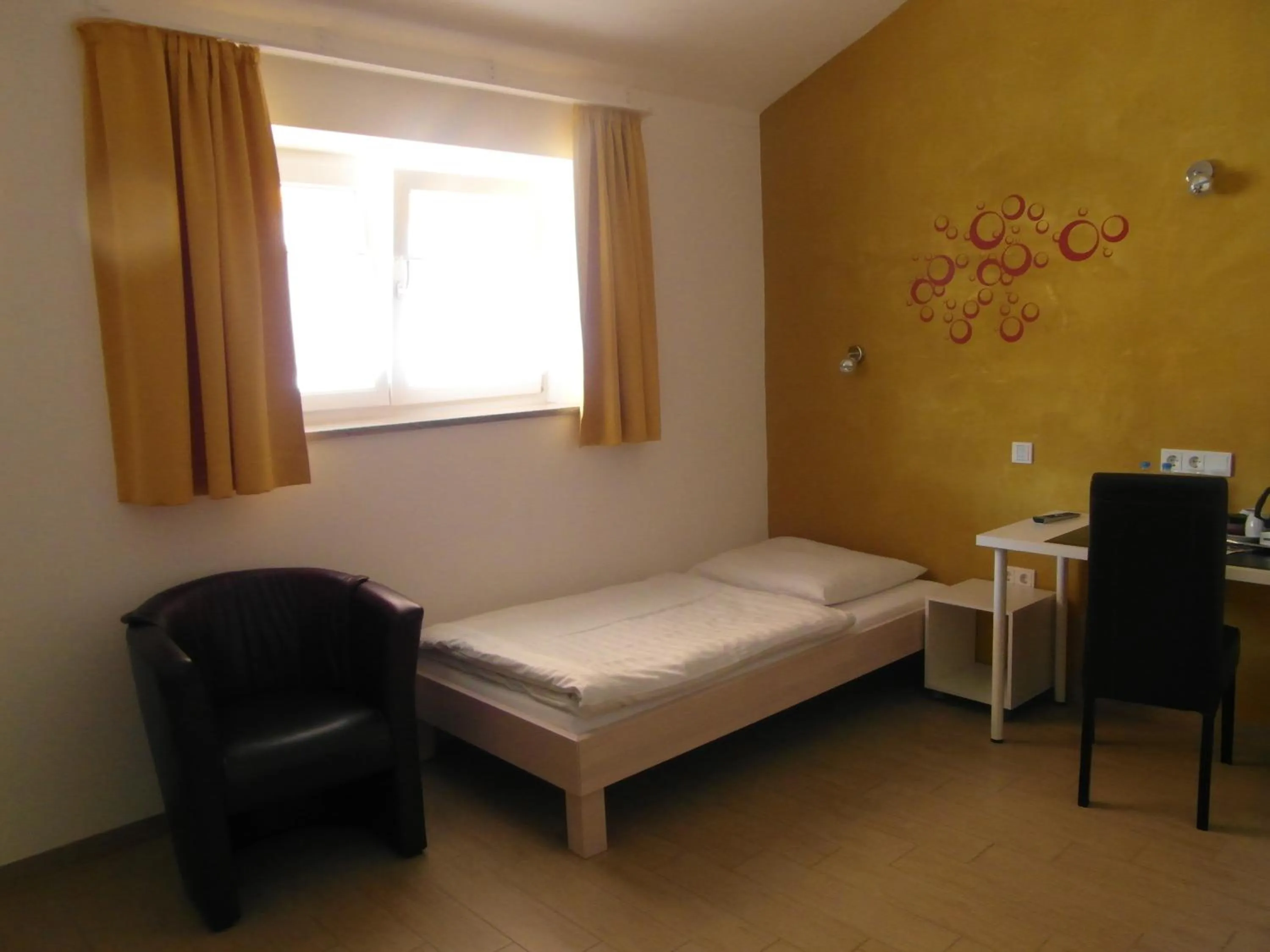 Photo of the whole room, Bed in Hotel Am Donaubogen