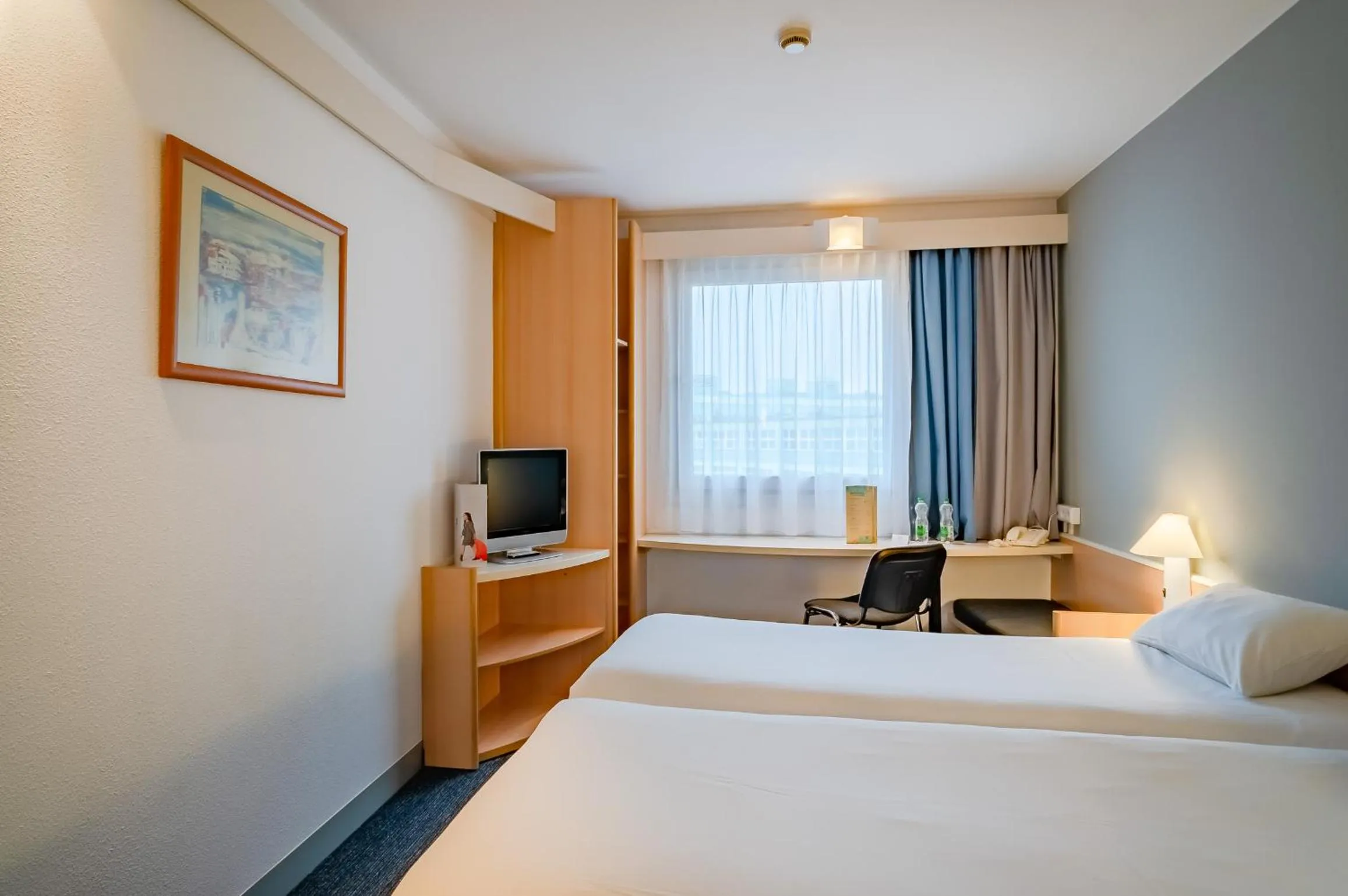 Photo of the whole room, Bed in Ibis Częstochowa