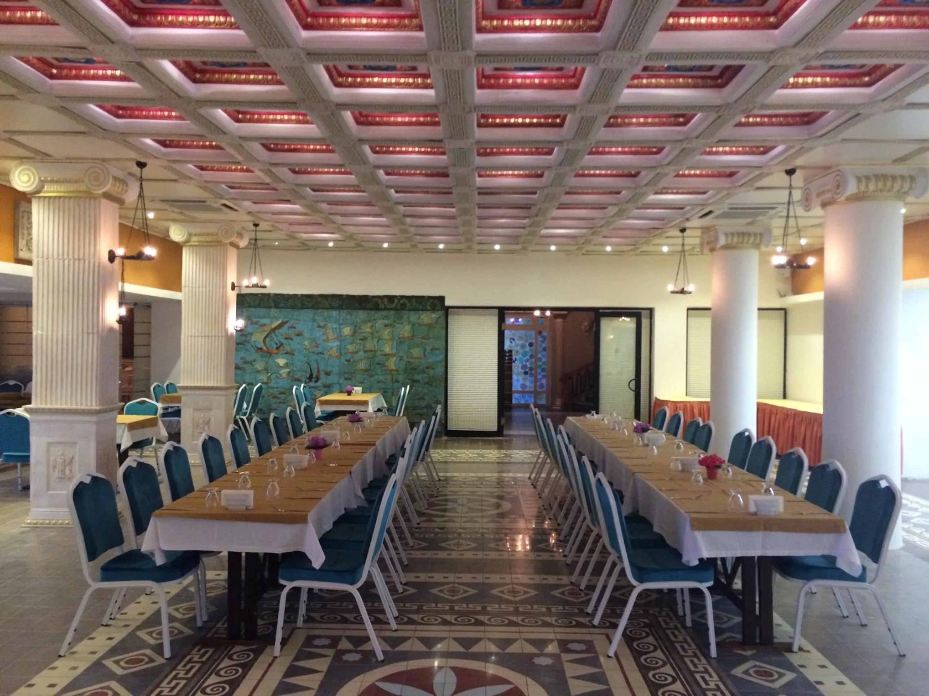 Restaurant/places to eat in Buyuk Truva Hotel