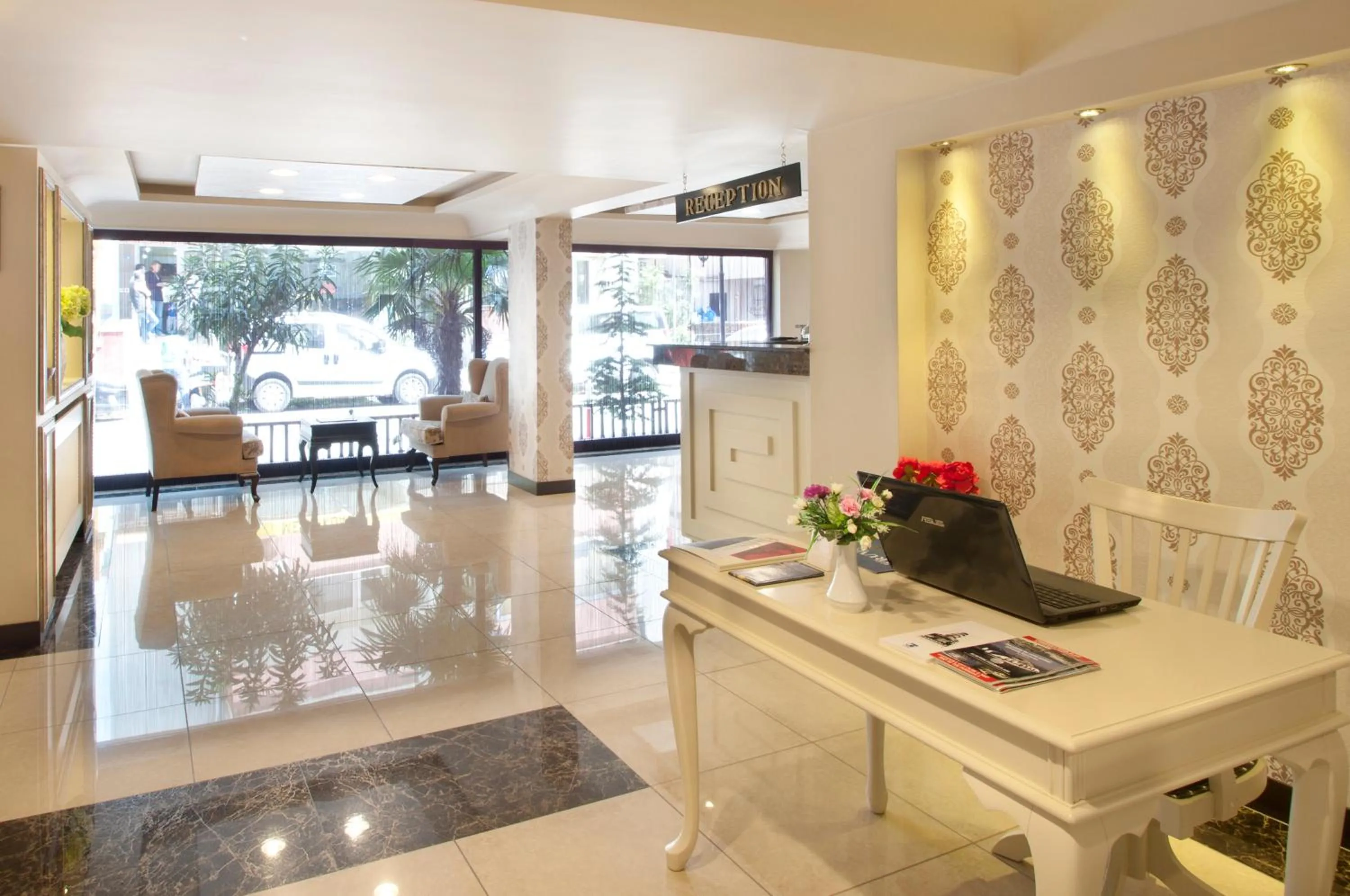 Lobby or reception in Buyuk Truva Hotel
