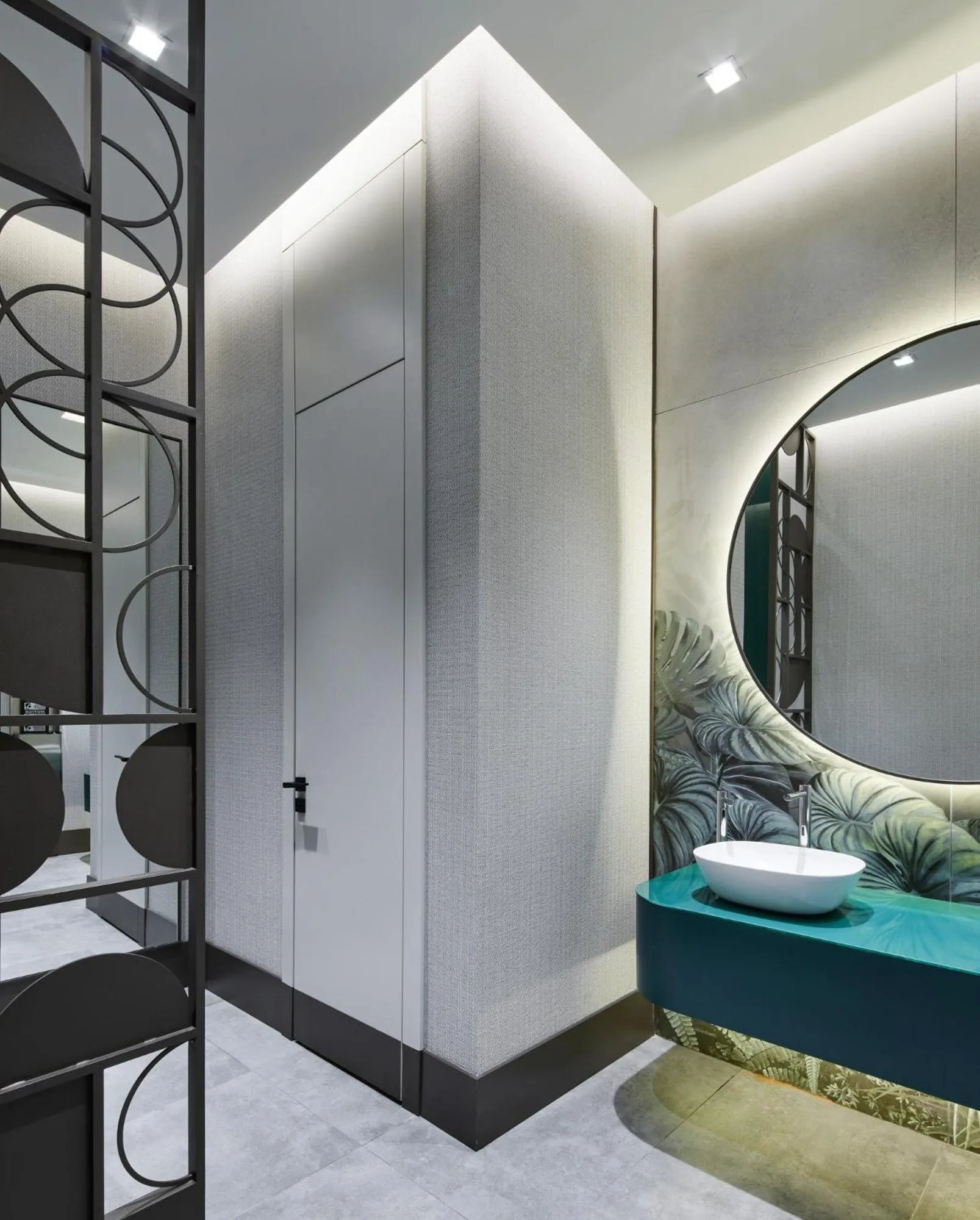 Bathroom, Bed in Lamartine Hotel